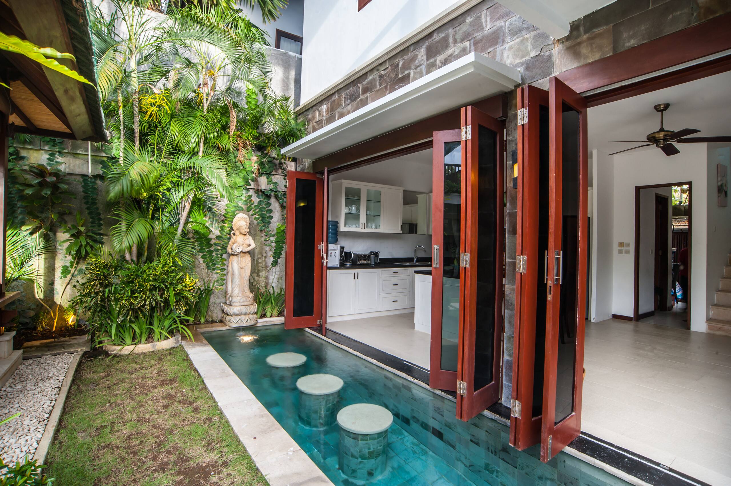 Luxury Villa, Staffed with Chef, Central Seminak 35