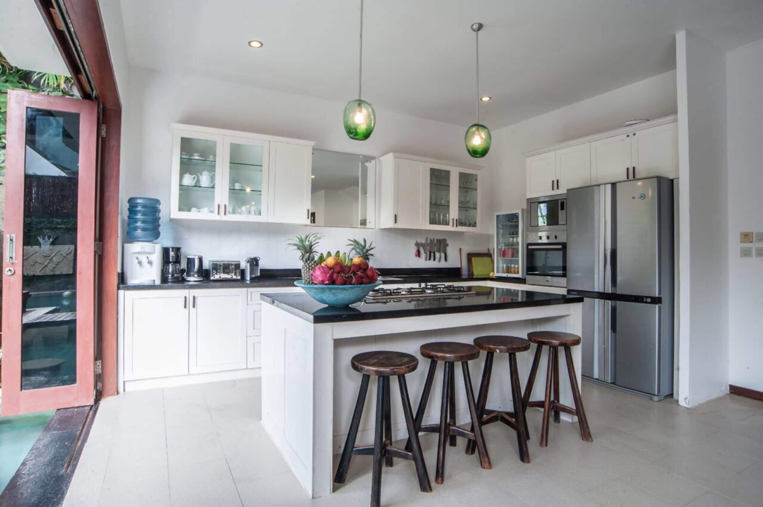 Luxury Villa, Staffed with Chef, Central Seminak 10