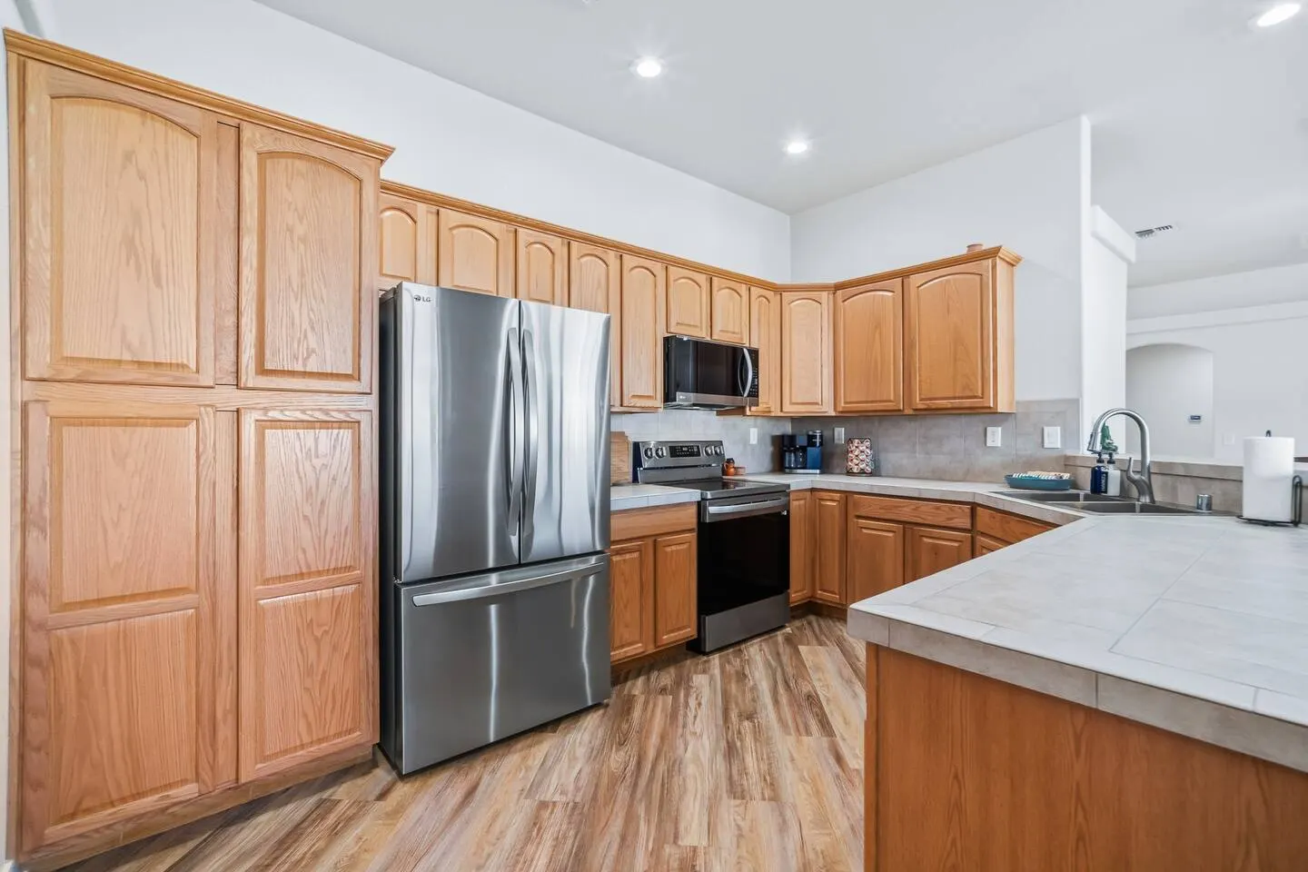 5 Mins to Laughlin! 4 bd Sleeps 10 Firepit 13