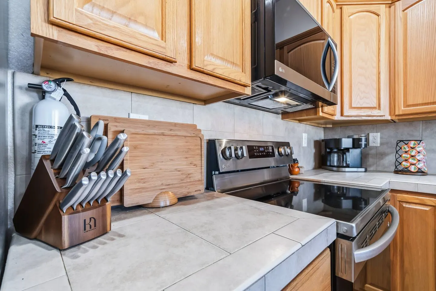 5 Mins to Laughlin! 4 bd Sleeps 10 Firepit 15