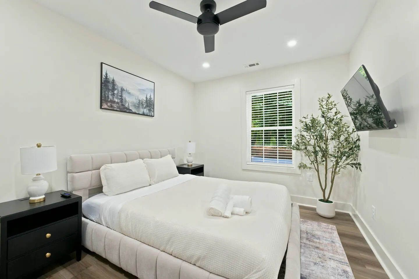 Stylish 3BR Westside Escape 13
