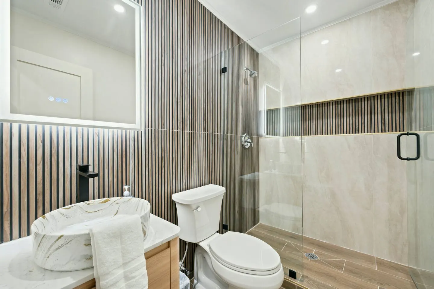 Stylish 3BR Westside Escape 8