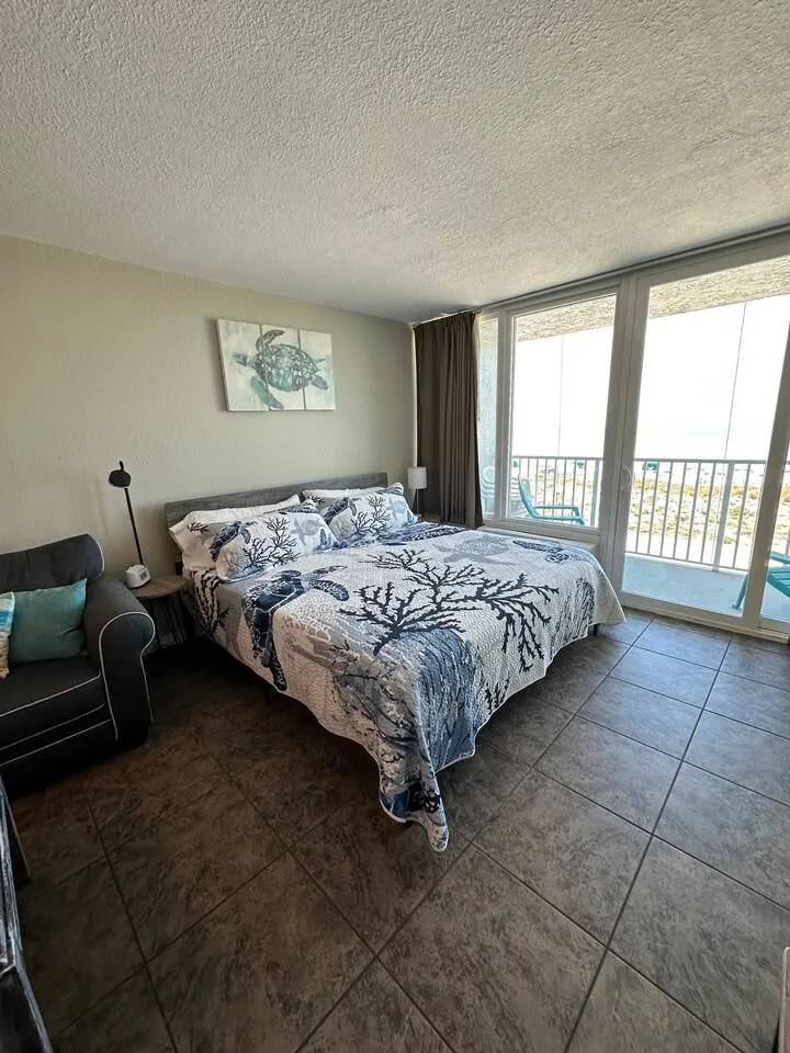 Treasure Island Beach Condo King & Gulf Views 11