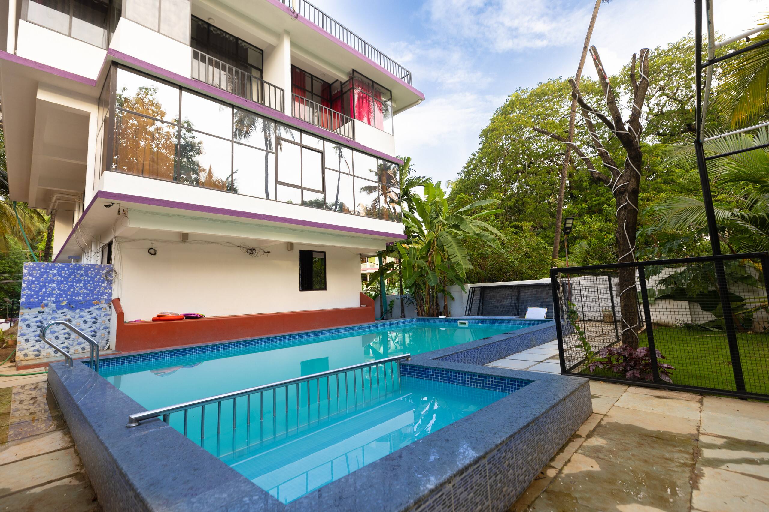 ColoursFly Hotel 8
