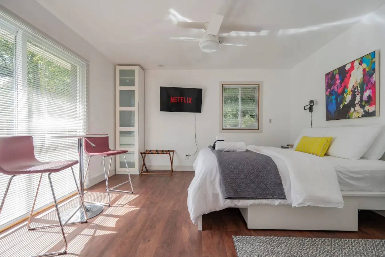 Newly Renovated 2QN BD + 2Full Bath *Walk to LU* 19