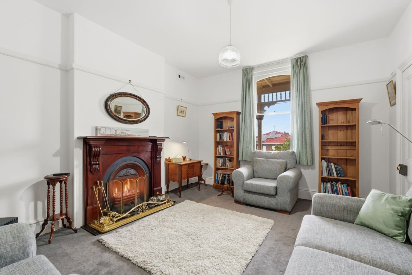Heritage Sandy Bay Apartment, Walk to Cafes & Uni