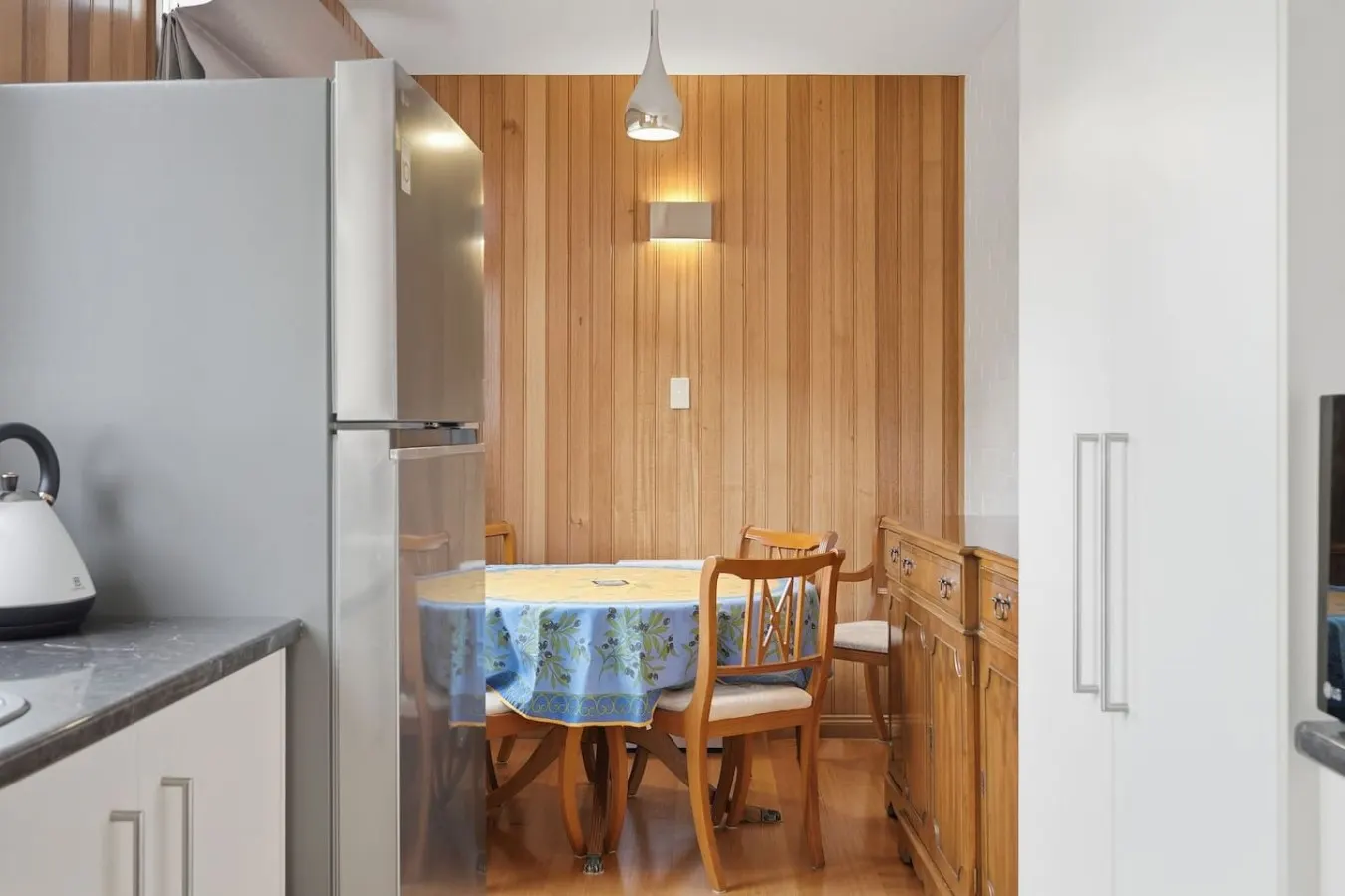 Heritage Sandy Bay Apartment, Walk to Cafes & Uni 9