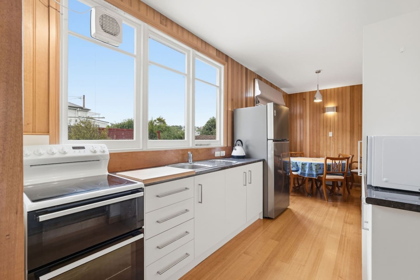 Heritage Sandy Bay Apartment, Walk to Cafes & Uni 3