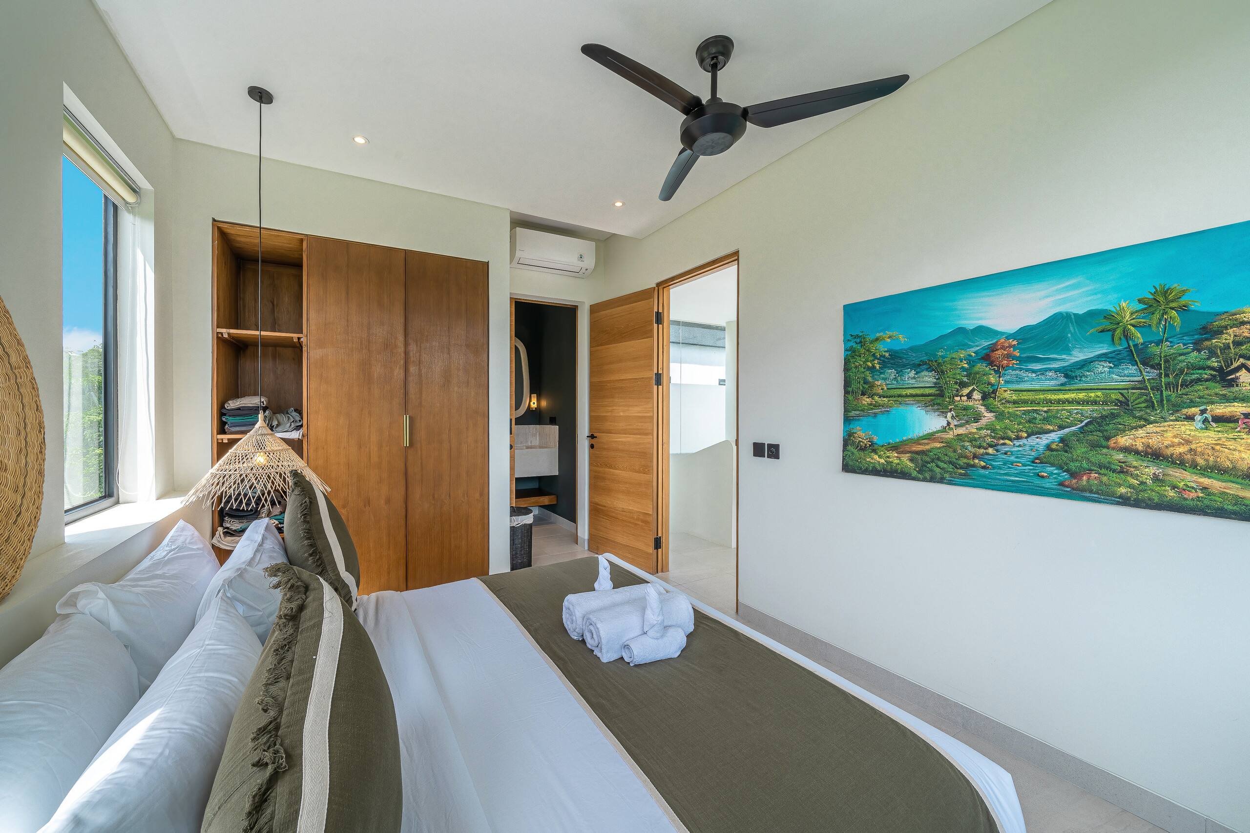 Spacious 3BR Uluwatu Villa with BBQ & Rooftop! 16