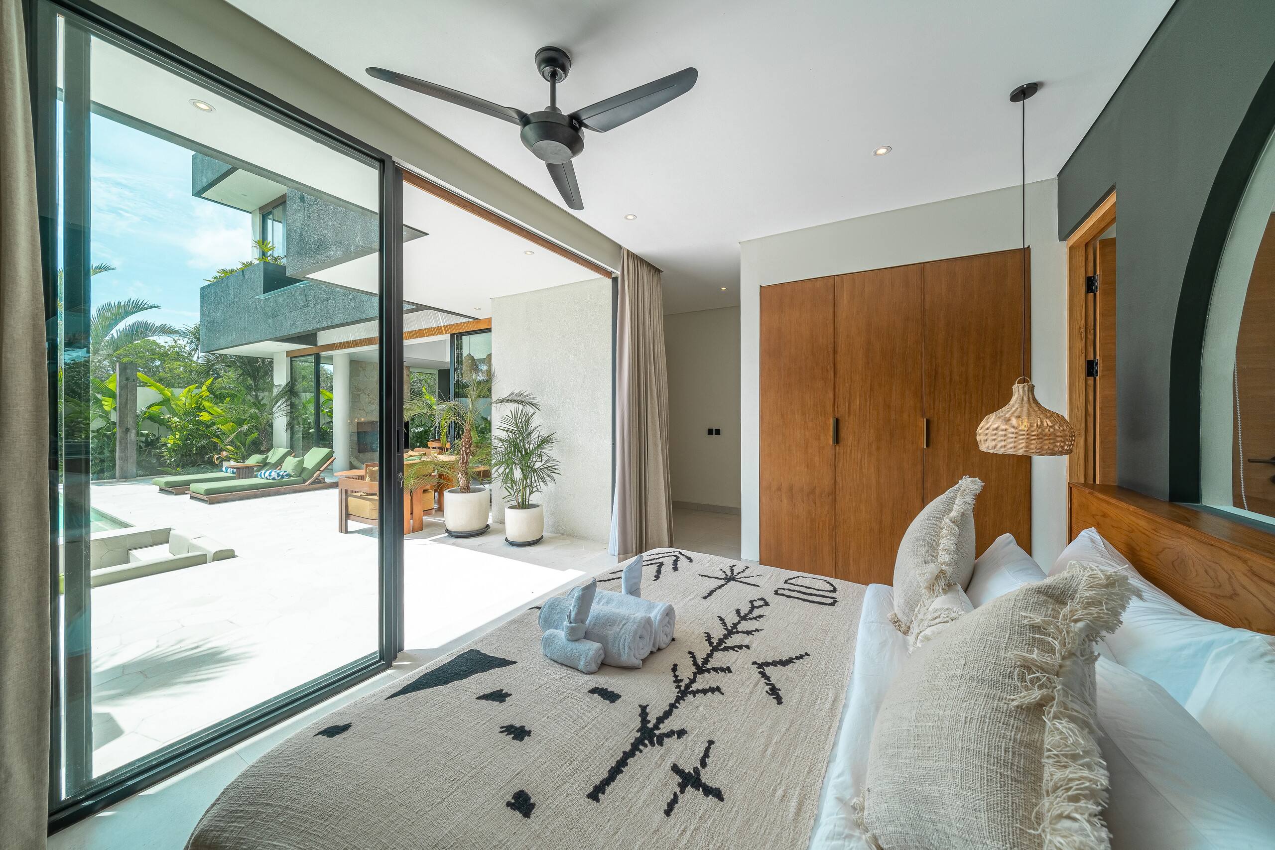 Spacious 3BR Uluwatu Villa with BBQ & Rooftop! 13