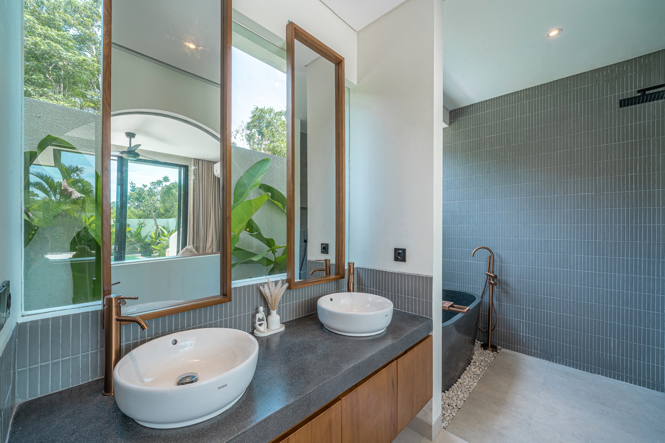 Spacious 3BR Uluwatu Villa with BBQ & Rooftop! 19