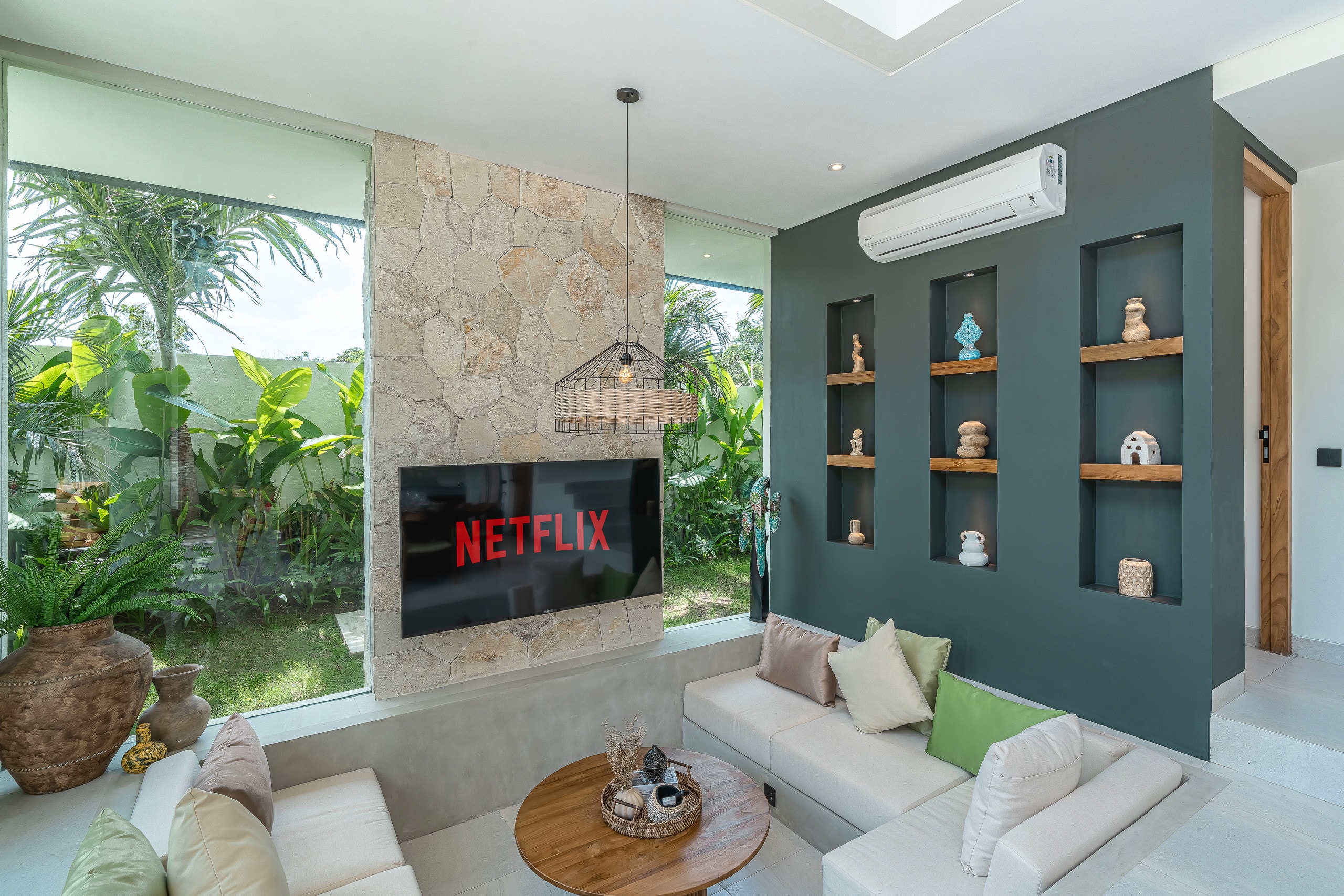 Spacious 3BR Uluwatu Villa with BBQ & Rooftop! 9