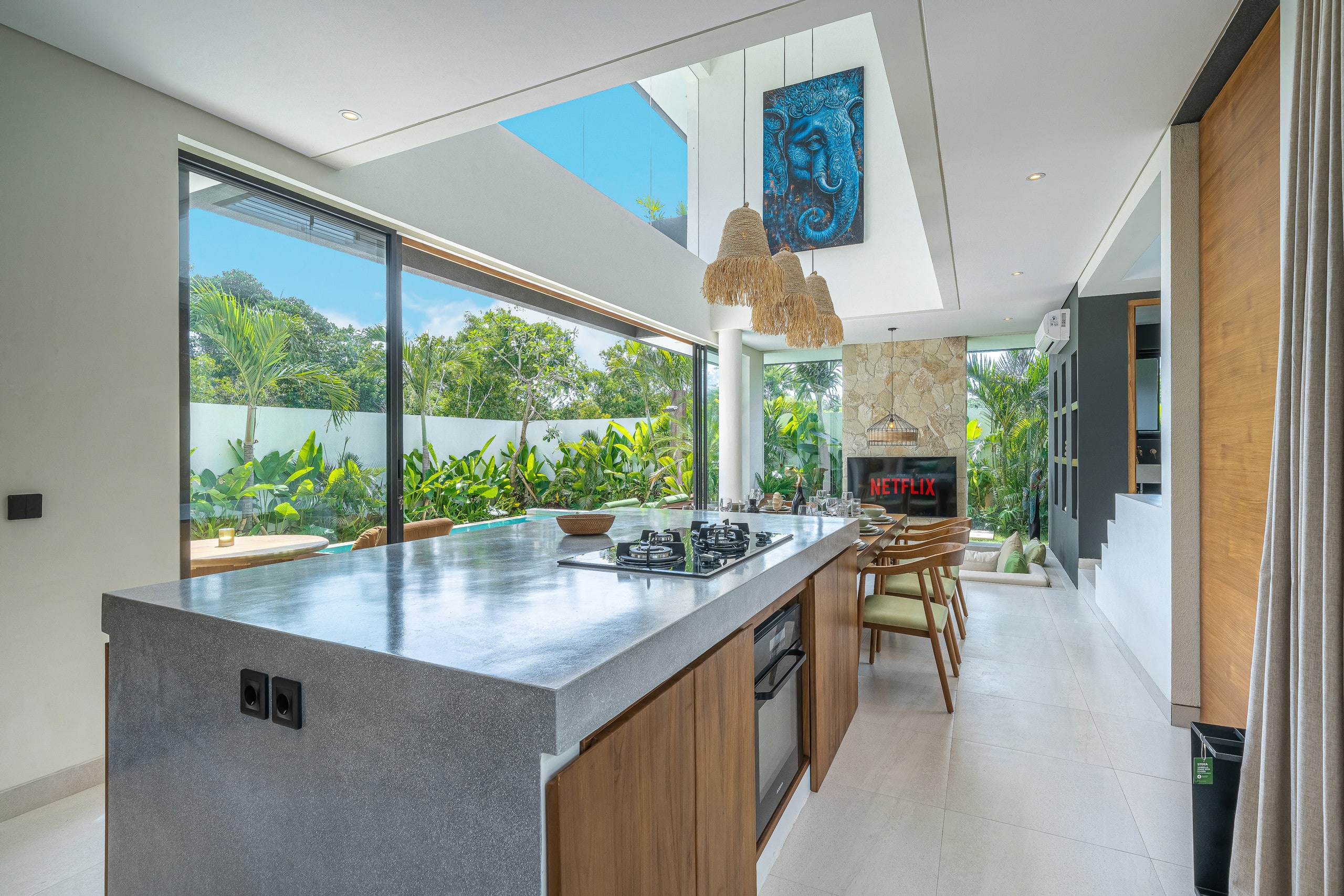 Spacious 3BR Uluwatu Villa with BBQ & Rooftop! 10