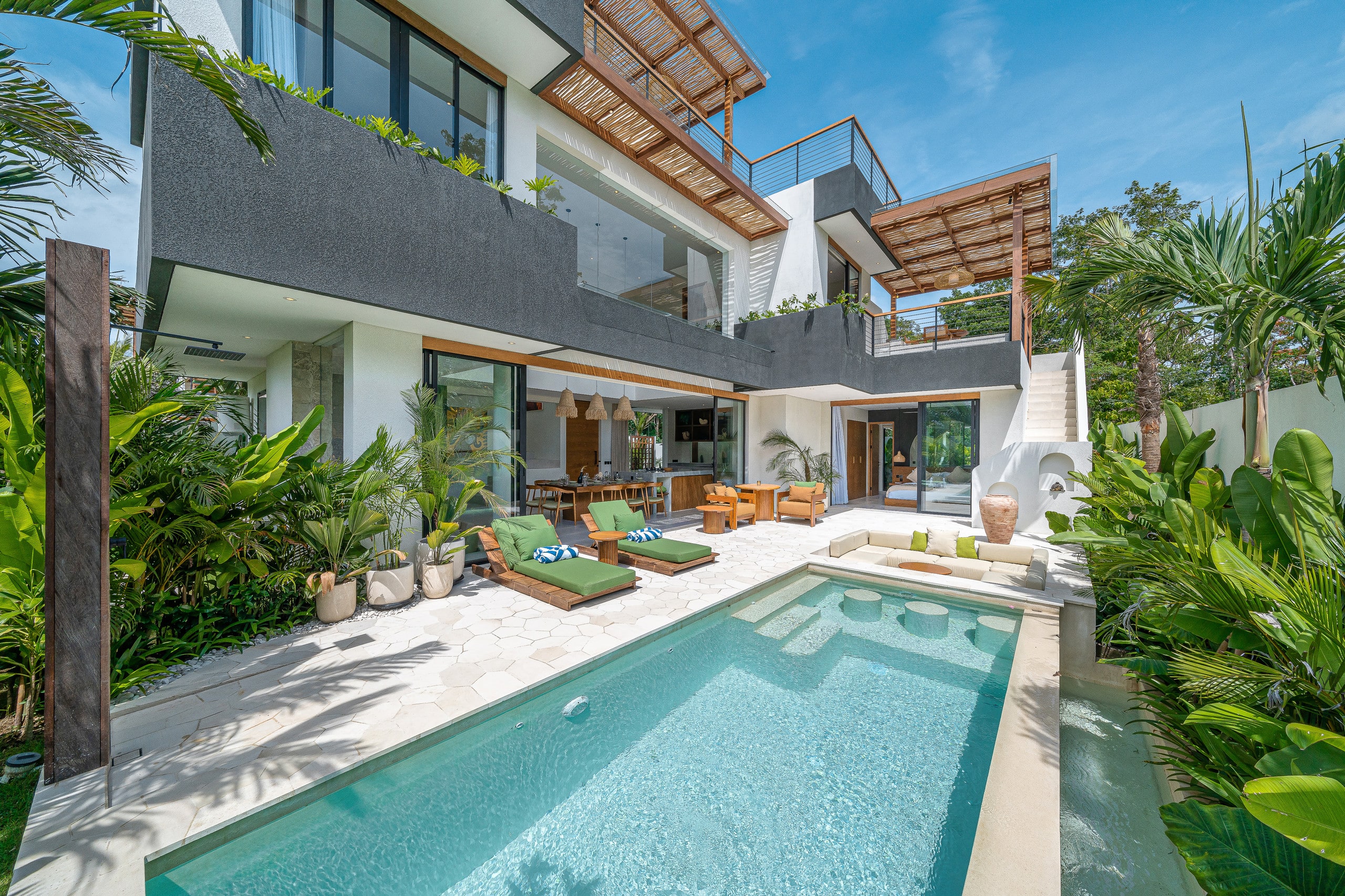 Spacious 3BR Uluwatu Villa with BBQ & Rooftop! 8