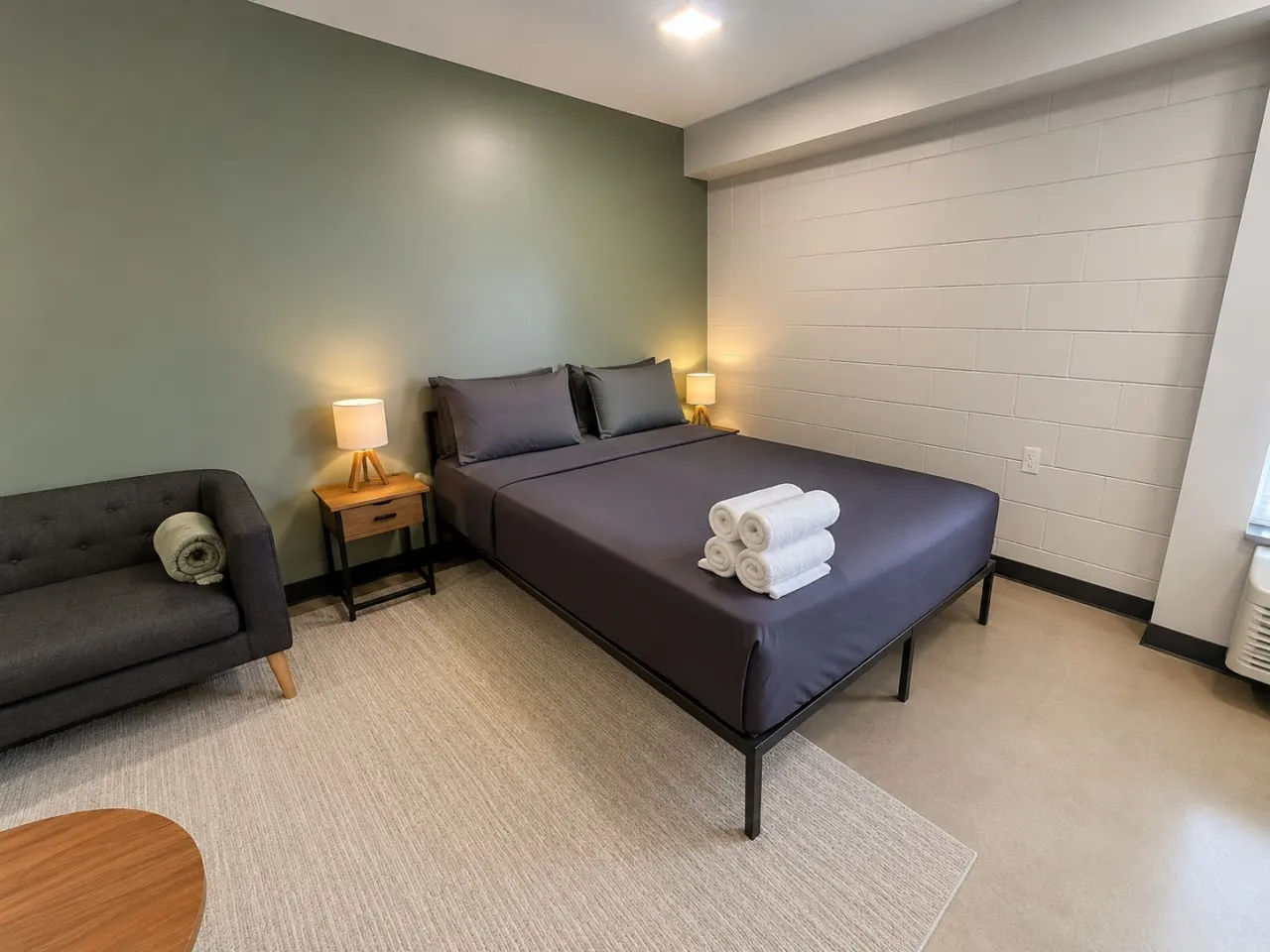 The Foundry Studio Downtown Retreat St10 7