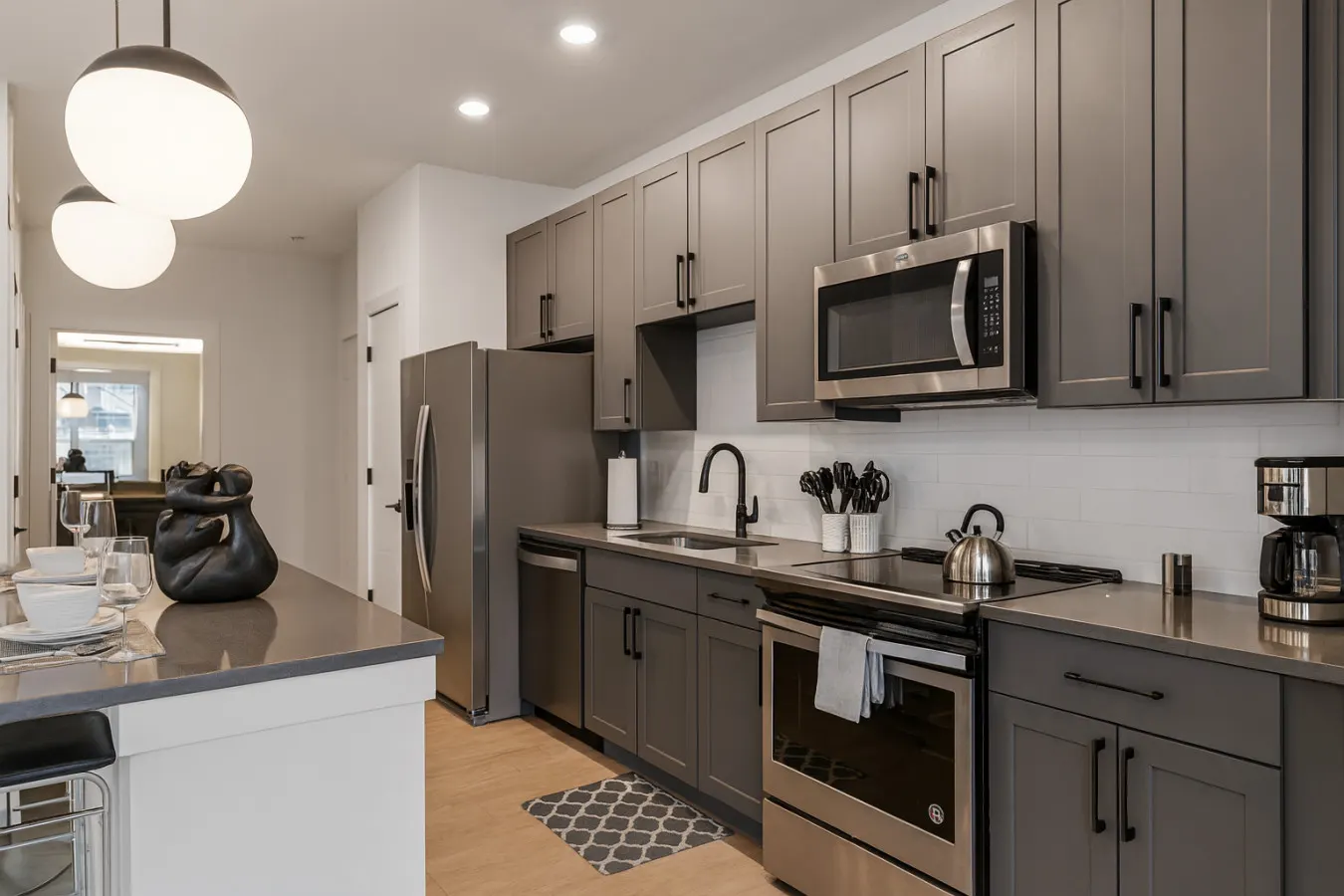 Upscale 2BR Near Regions Field + Park 17