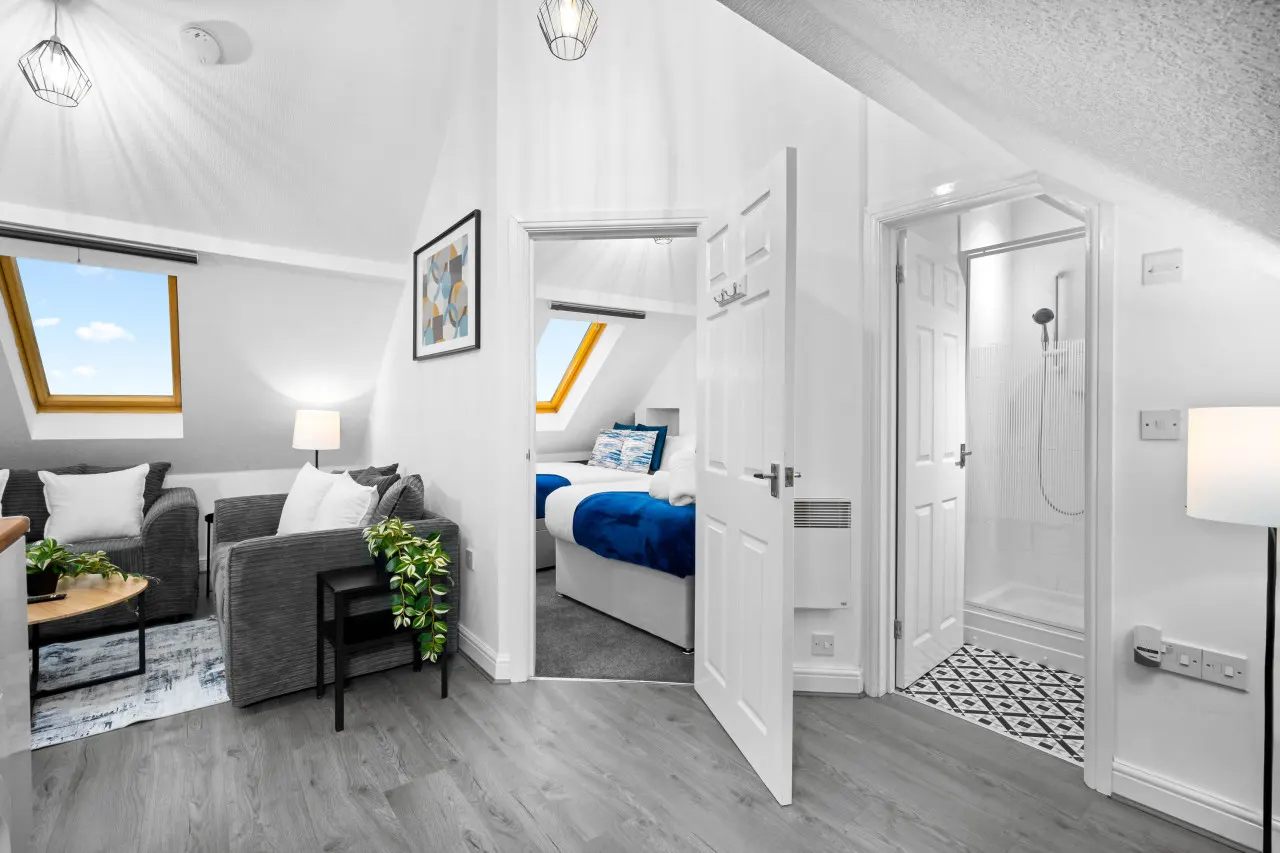 Cozy Apartment - Accommodates 4 - On Street Parking Available 8
