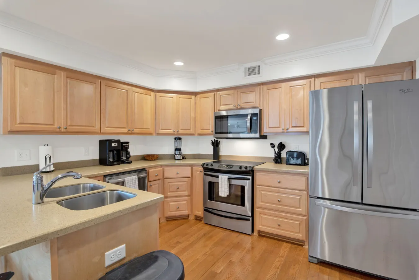 Sea Sight A: Coastal 2BR Gem — photo 2