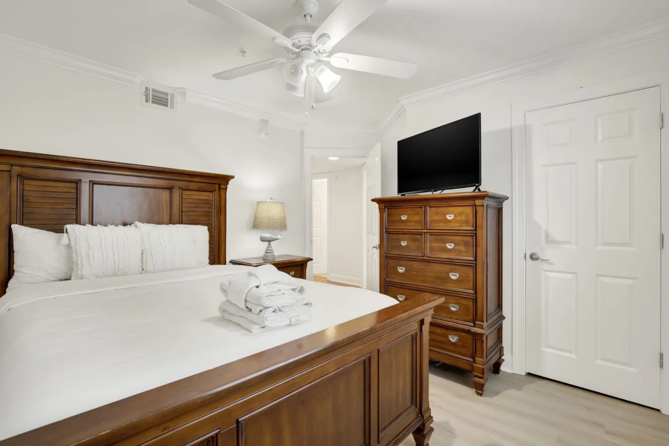 Sea Sight A: Coastal 2BR Gem — photo 3