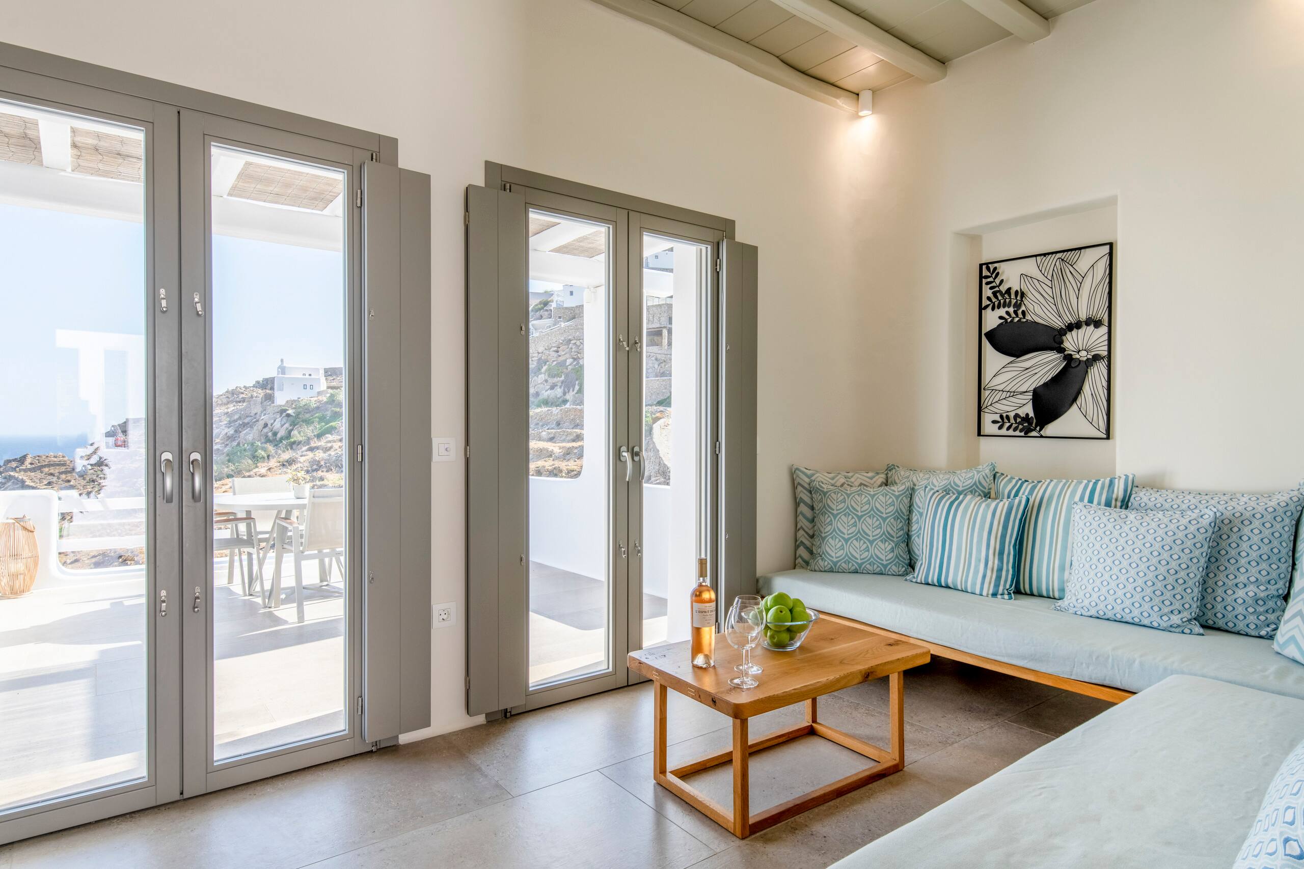 Villa Camelia - Psarou - 3BR - 2 Pools - 2 Jacuzzis — photo 4