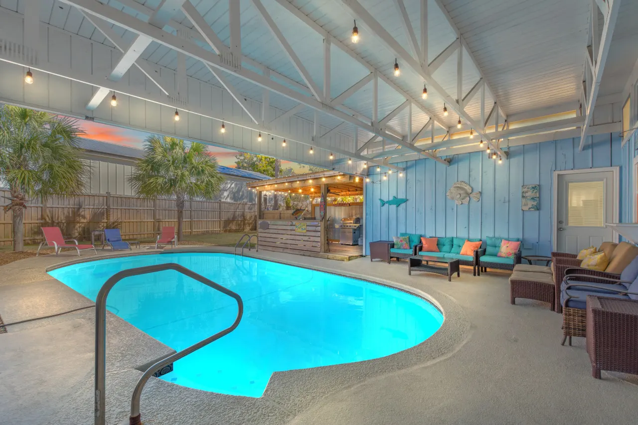 Tiki Hut Private Pool Tiki Bar Game Room Fun 3