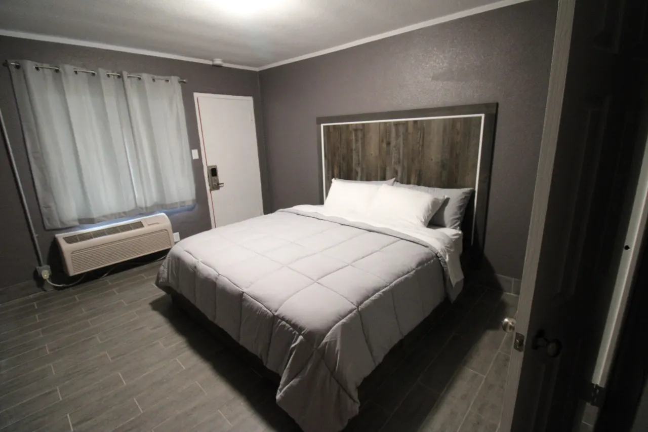 The Razorback at 1611 Residences 5
