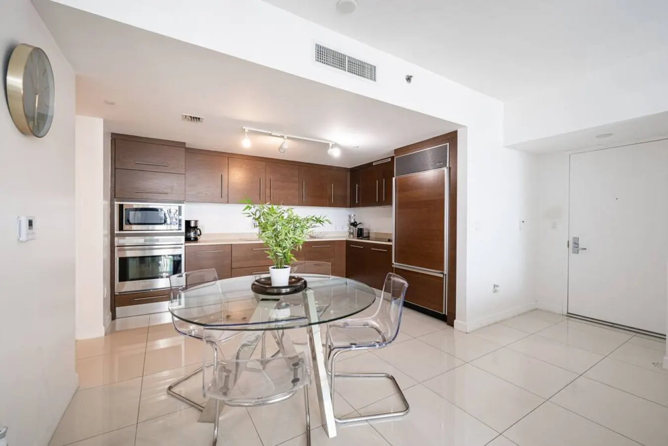 ★ Iconic Icon W Unit - Pool & Ocean Views ★ 10