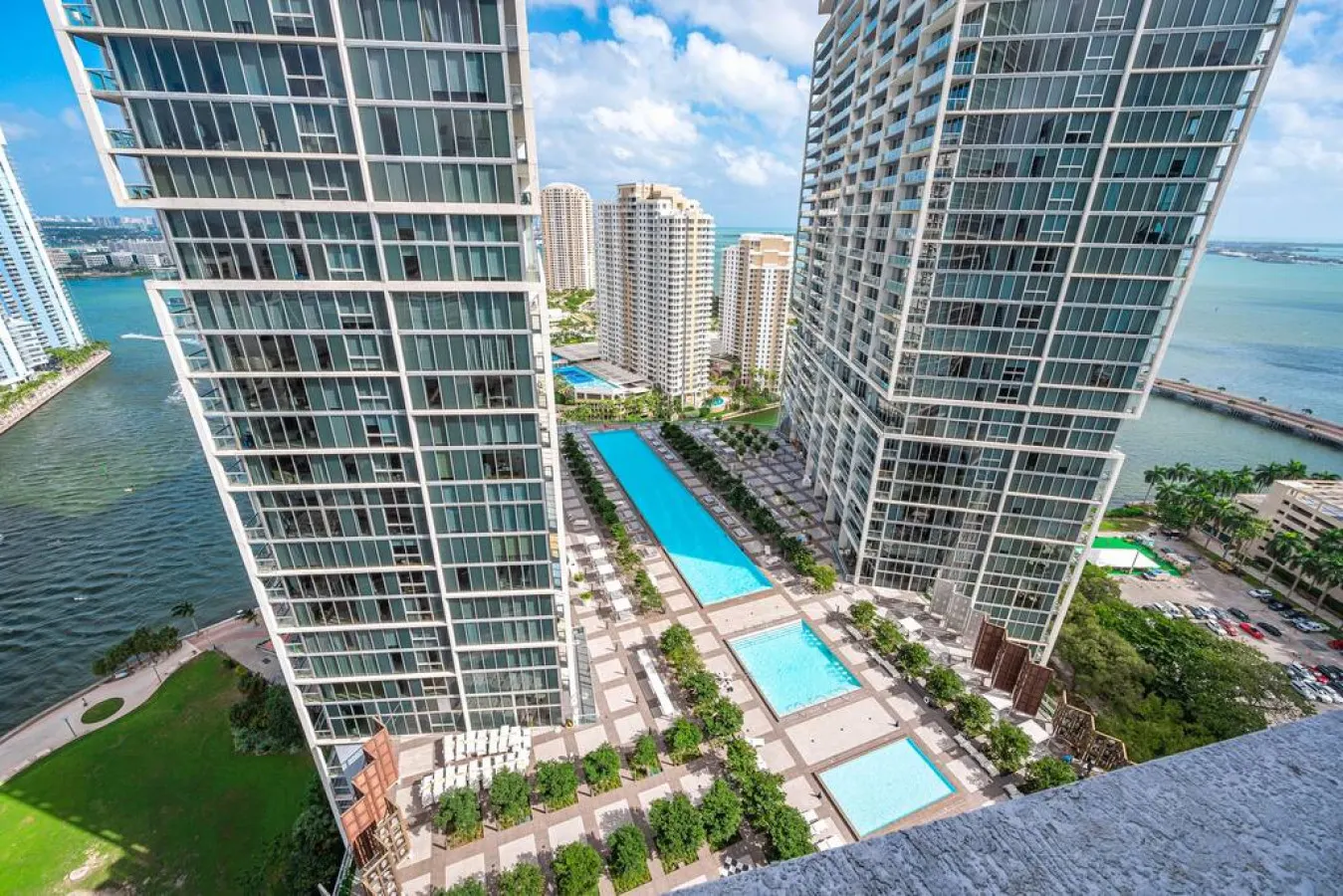 ★ Iconic Icon W Unit - Pool & Ocean Views ★ 14