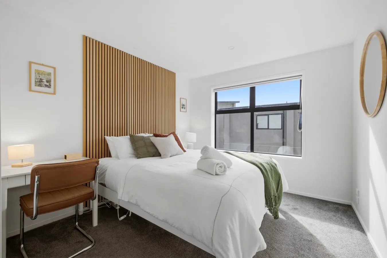 * Rest Easy in CBD – 2 BRM, Free Park, Fast WiFi 10