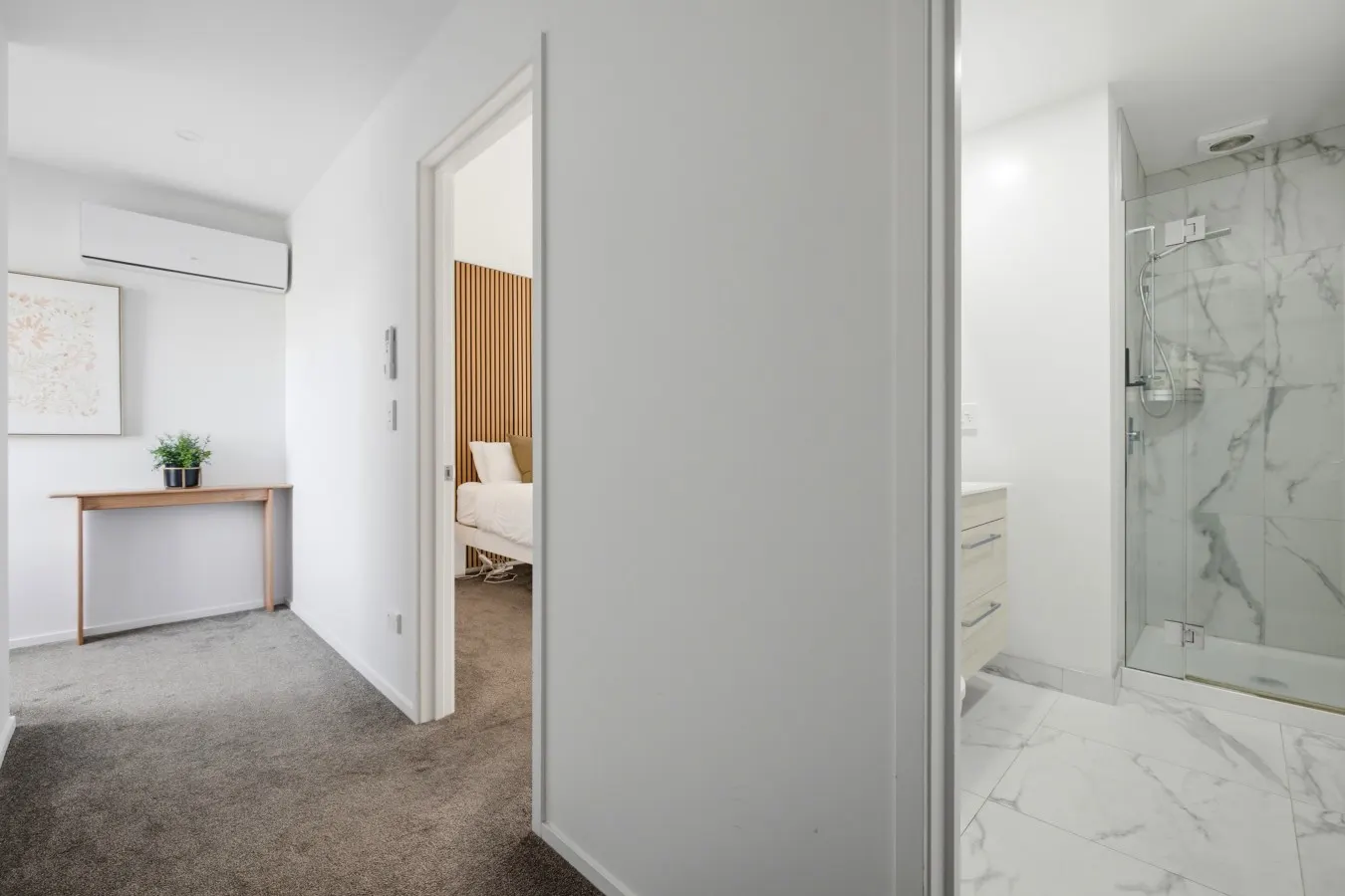 * Rest Easy in CBD – 2 BRM, Free Park, Fast WiFi 14