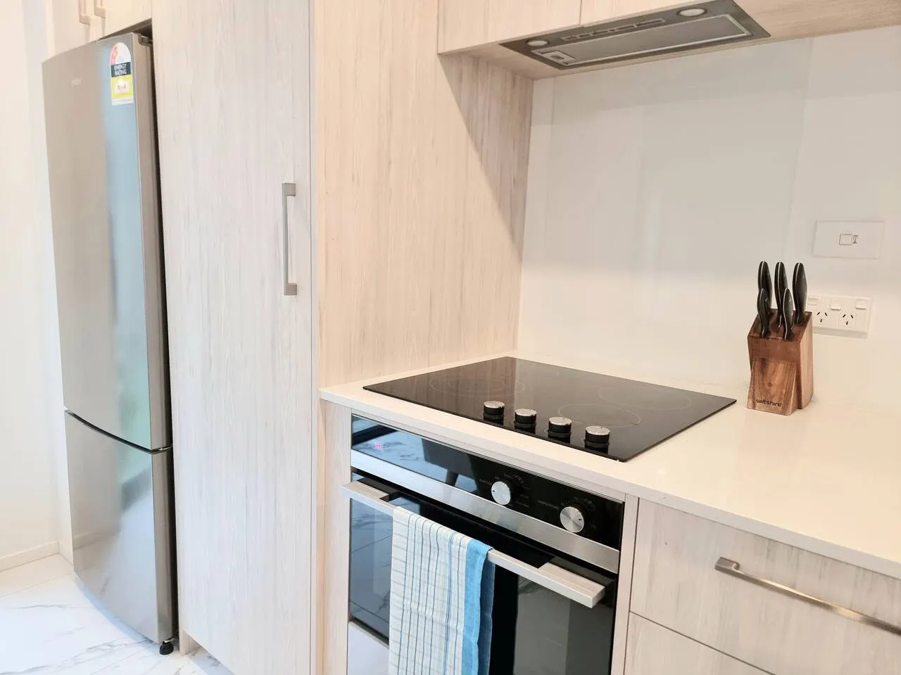 * Rest Easy in CBD – 2 BRM, Free Park, Fast WiFi 20