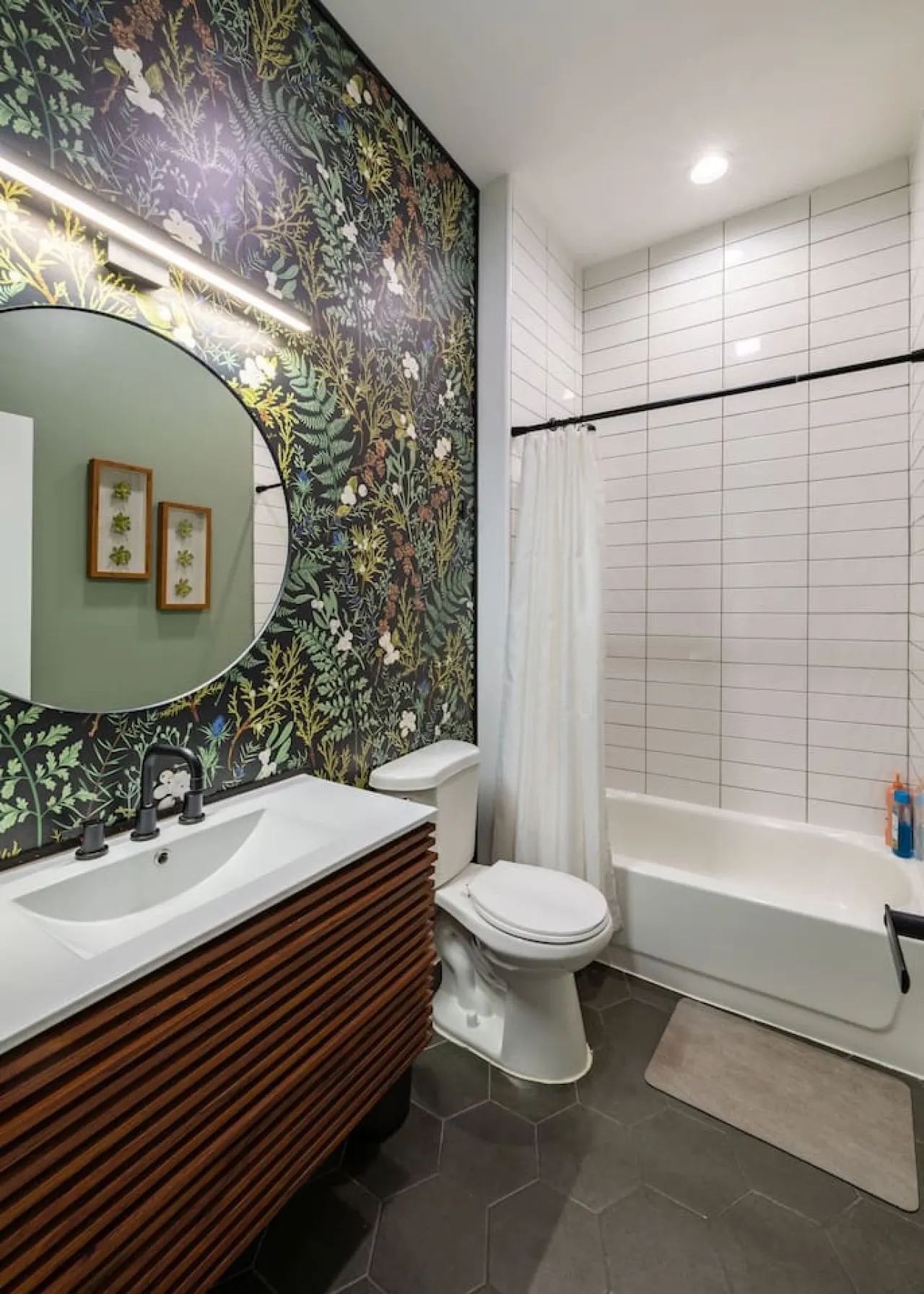 3BR Home + Hot Tub + Stadiums near Downtown, OTR 19