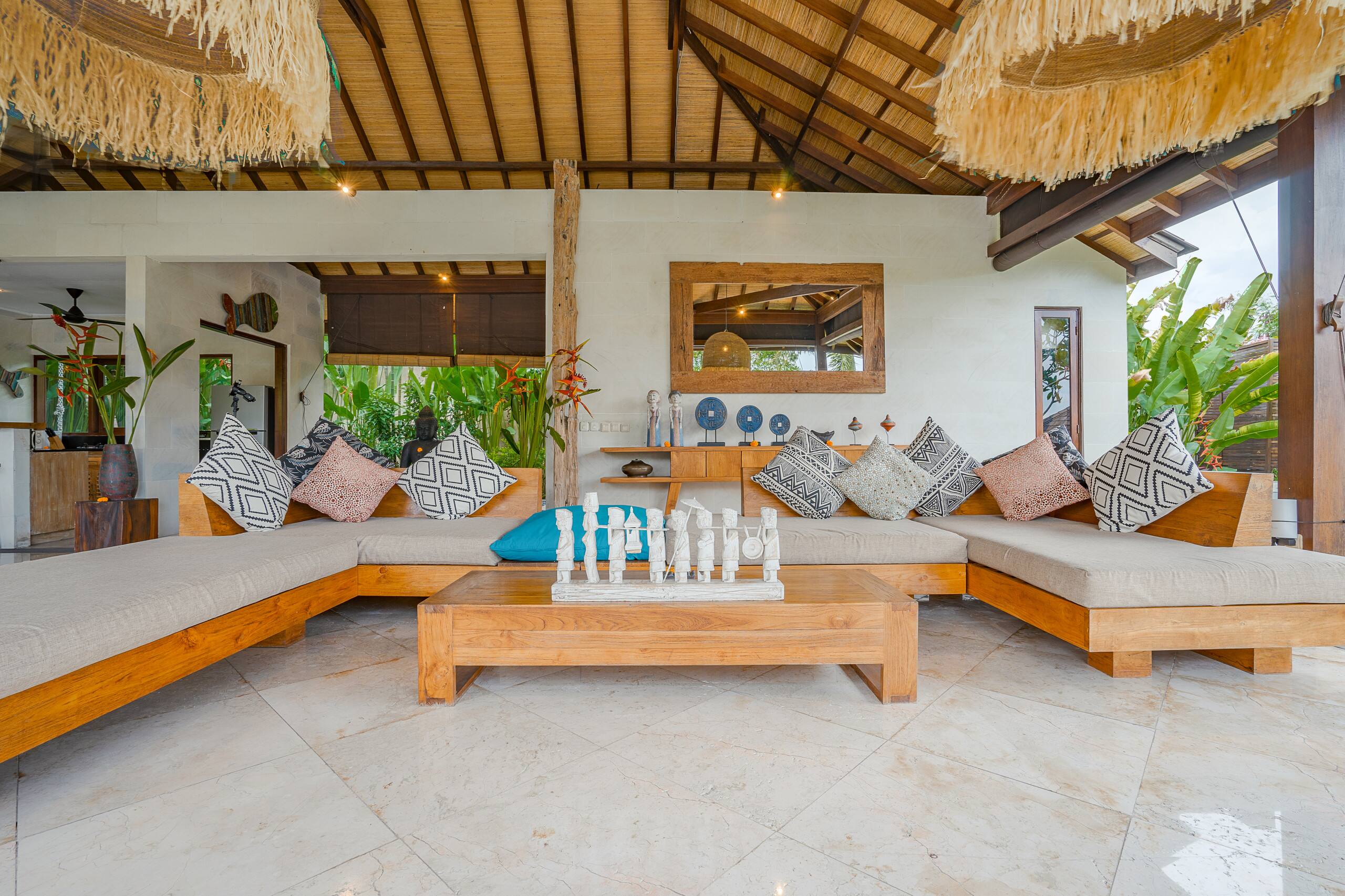 Villa Alroda Sawah, private luxury oasis in Canggu 11