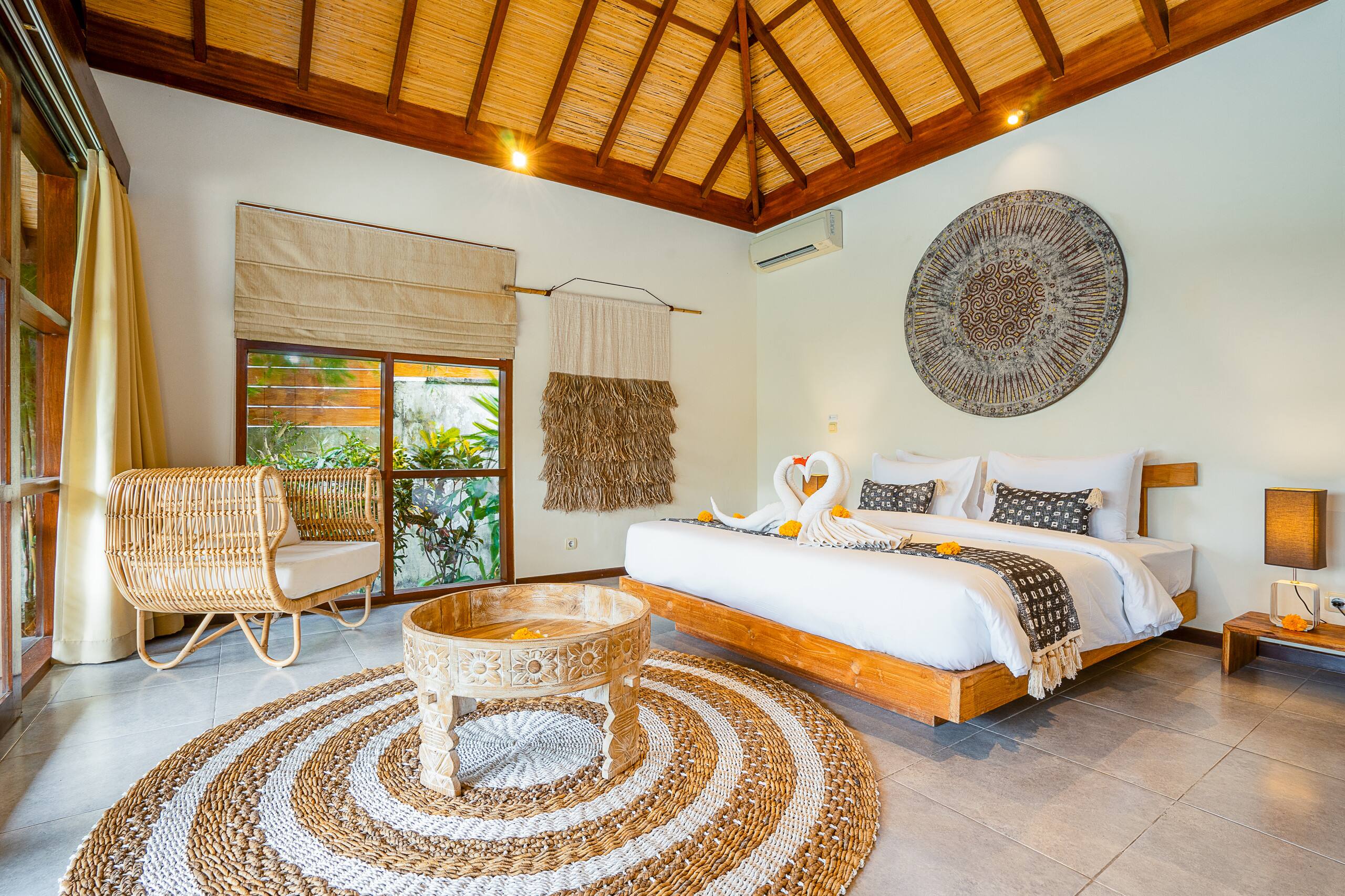 Villa Alroda Sawah, private luxury oasis in Canggu 38