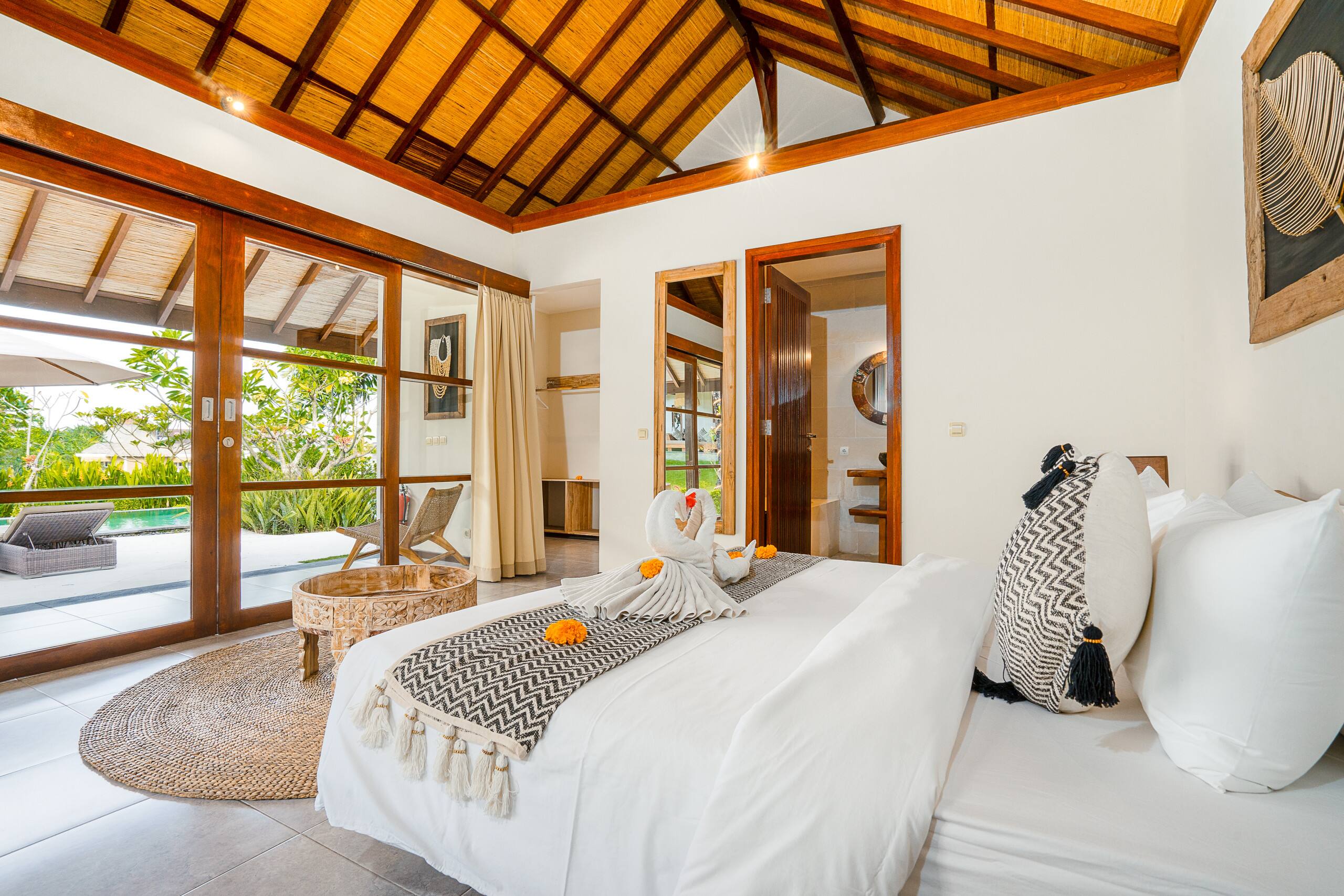Villa Alroda Sawah, private luxury oasis in Canggu 34