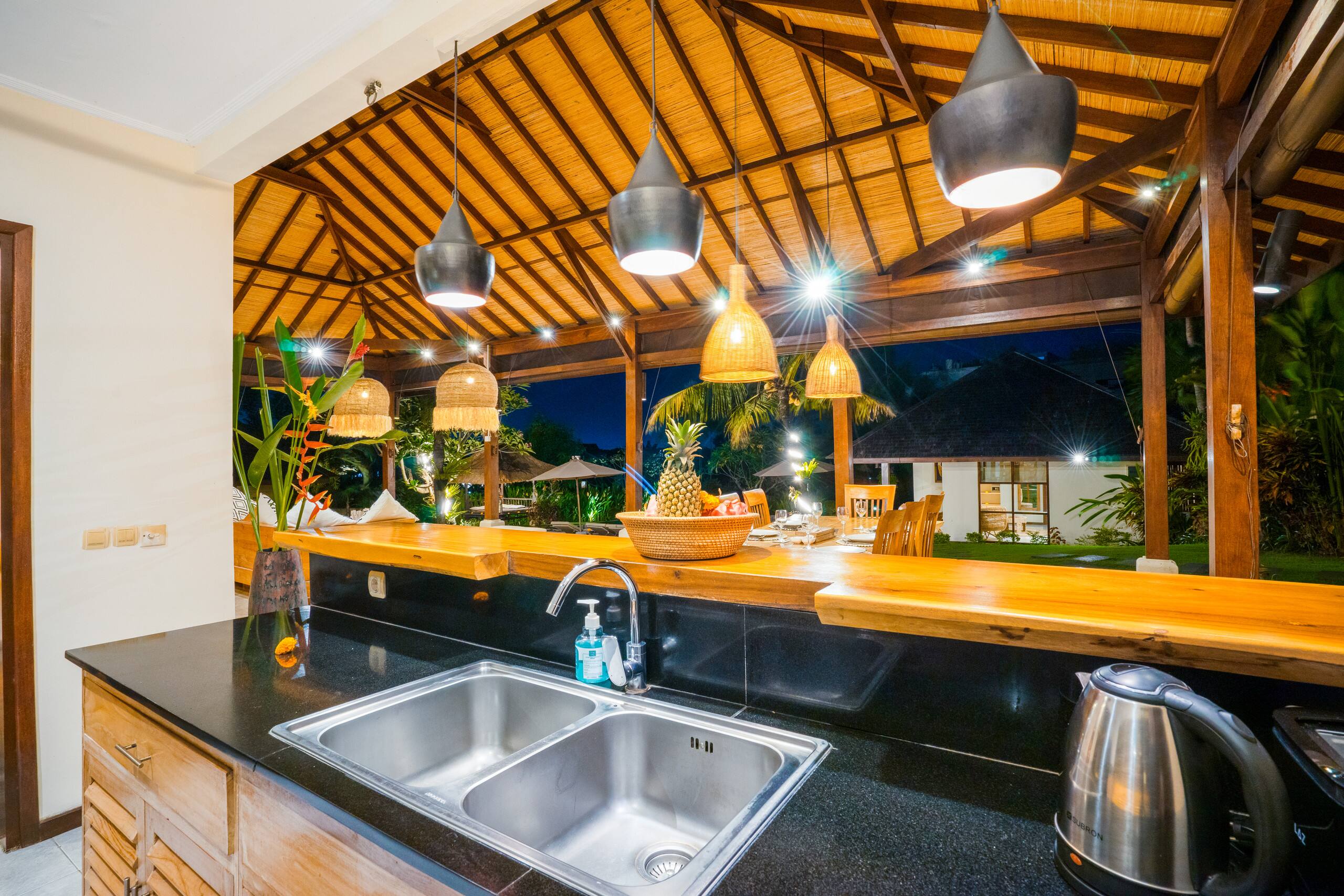 Villa Alroda Sawah, private luxury oasis in Canggu 15