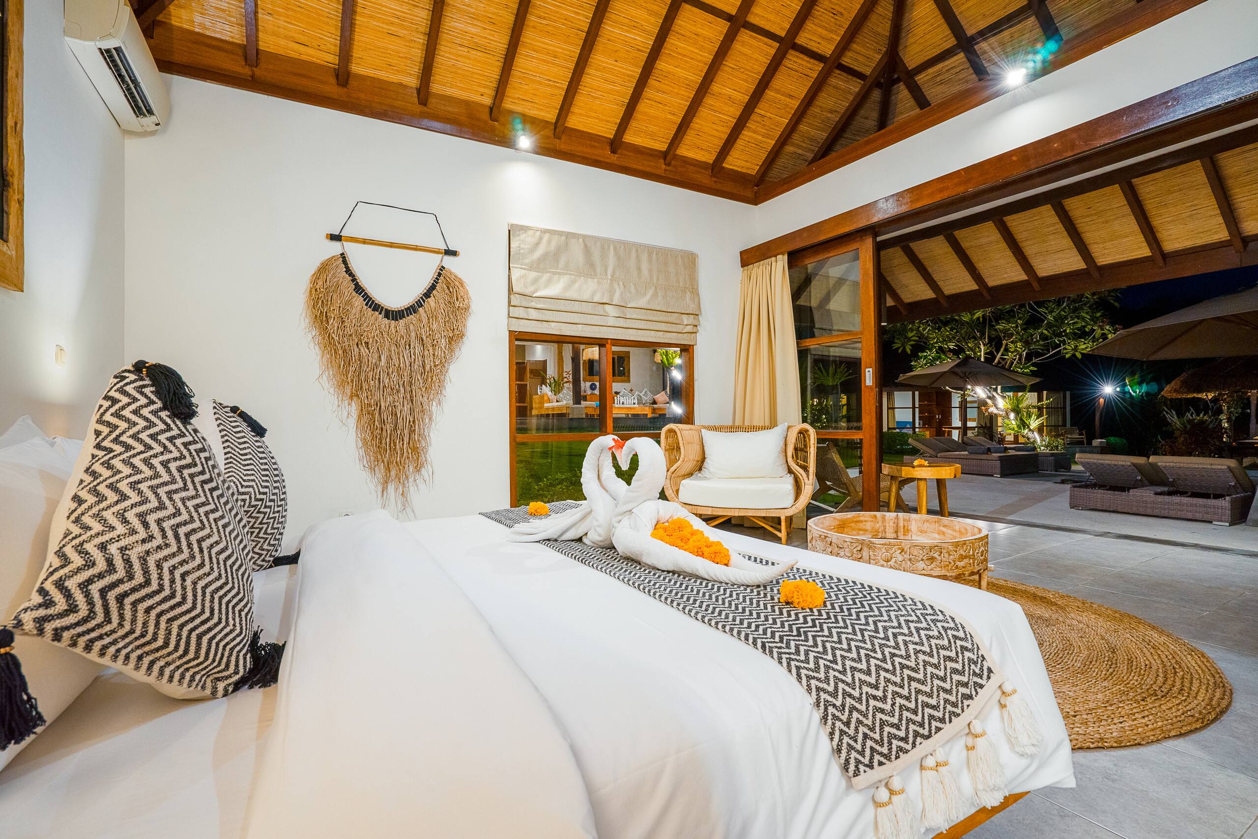 Villa Alroda Sawah, private luxury oasis in Canggu 36