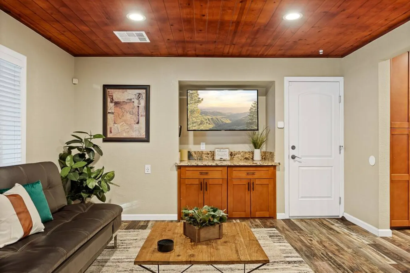 Beary Peaceful Mtn Escape, with hot tub and game room 10