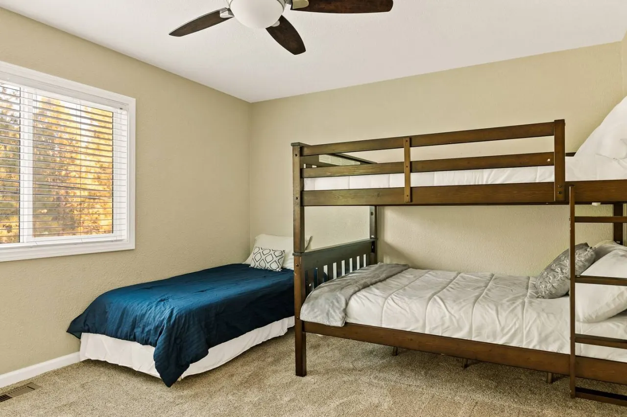 Beary Peaceful Mtn Escape, with hot tub and game room 15