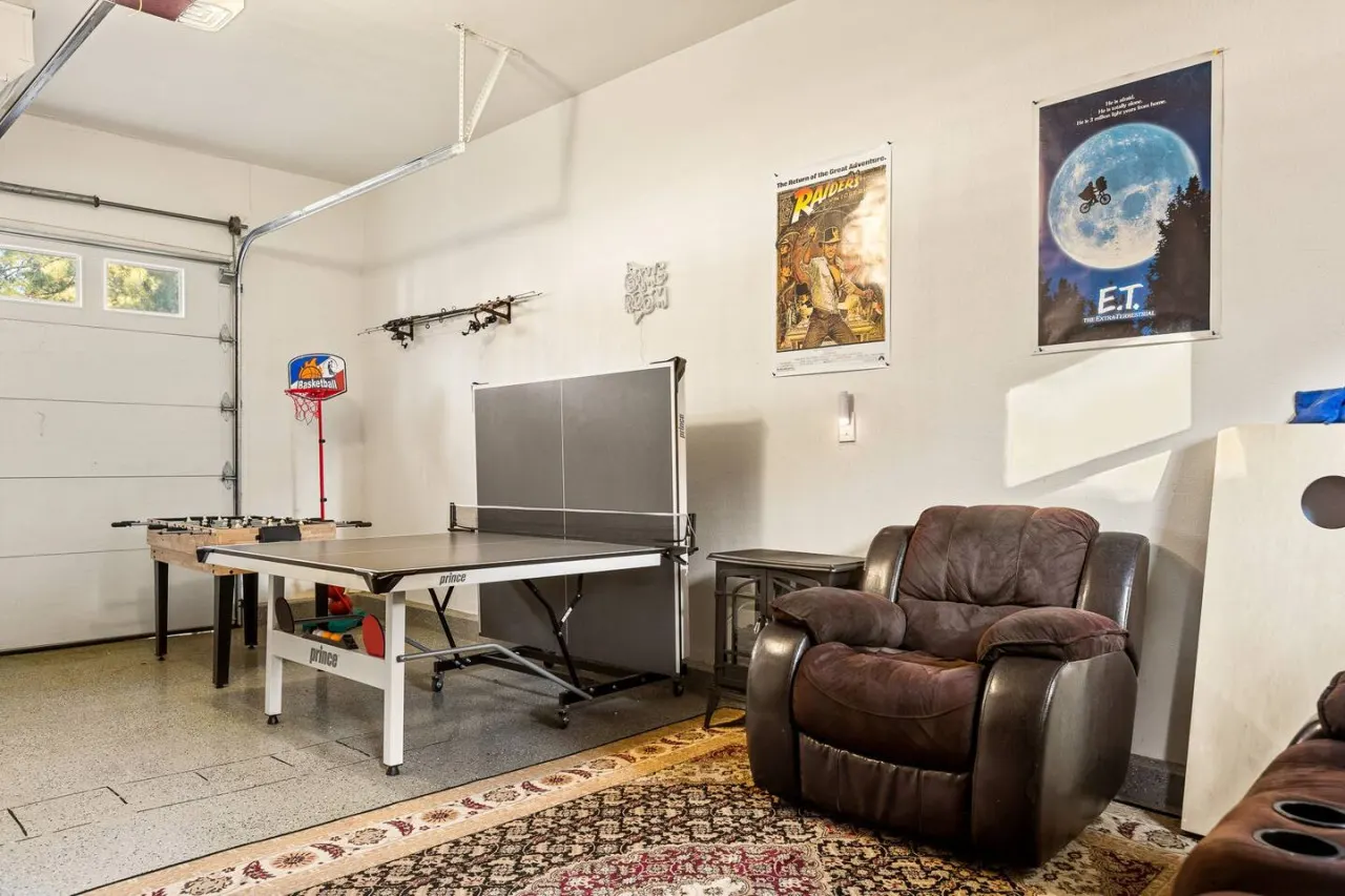 Beary Peaceful Mtn Escape, with hot tub and game room — photo 3