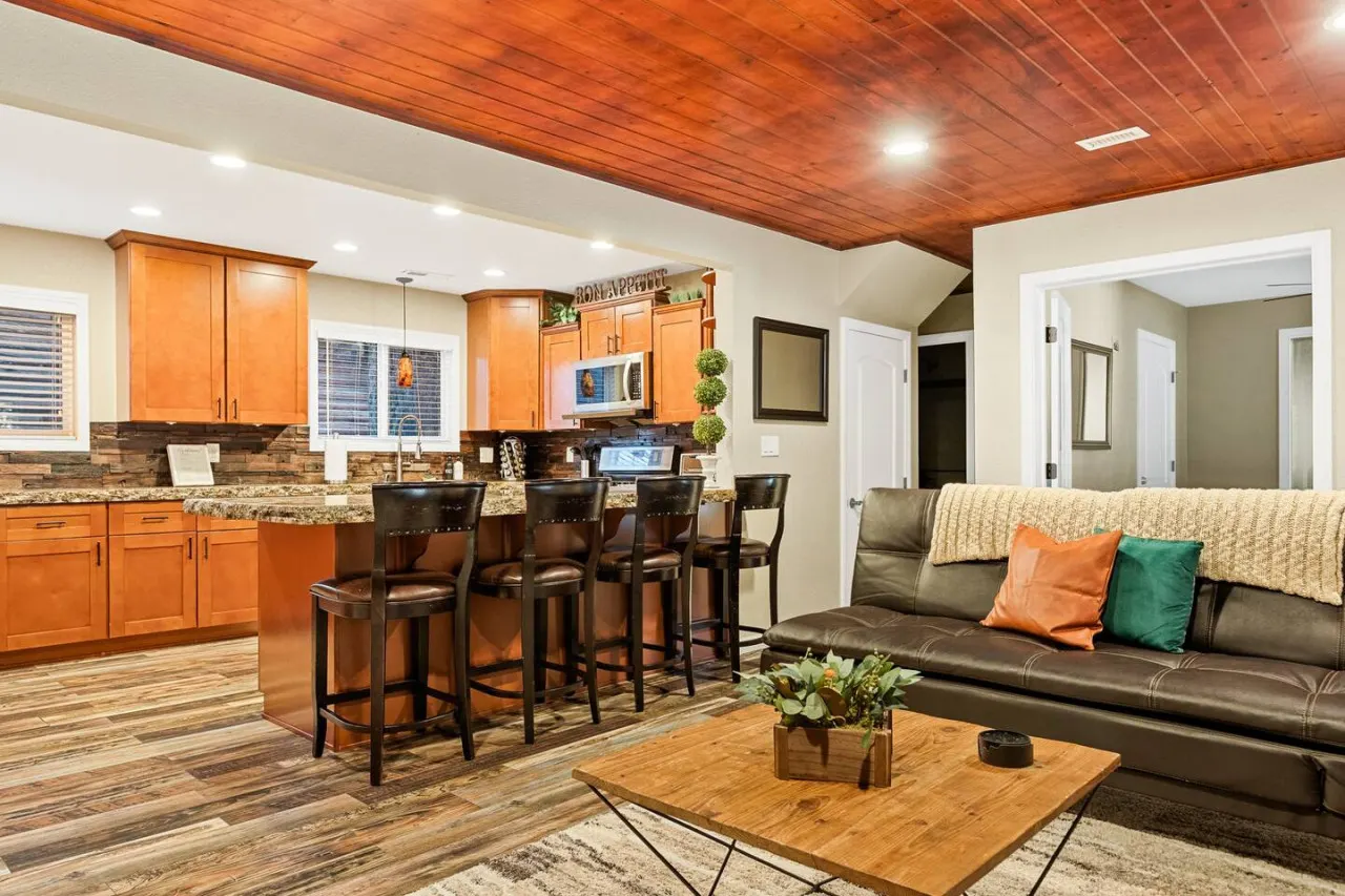 Beary Peaceful Mtn Escape, with hot tub and game room 6