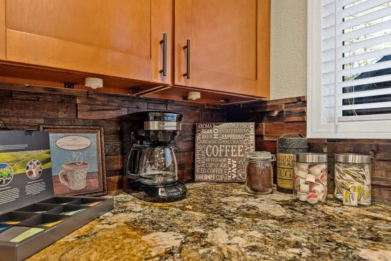 Beary Peaceful Mtn Escape, with hot tub and game room 7