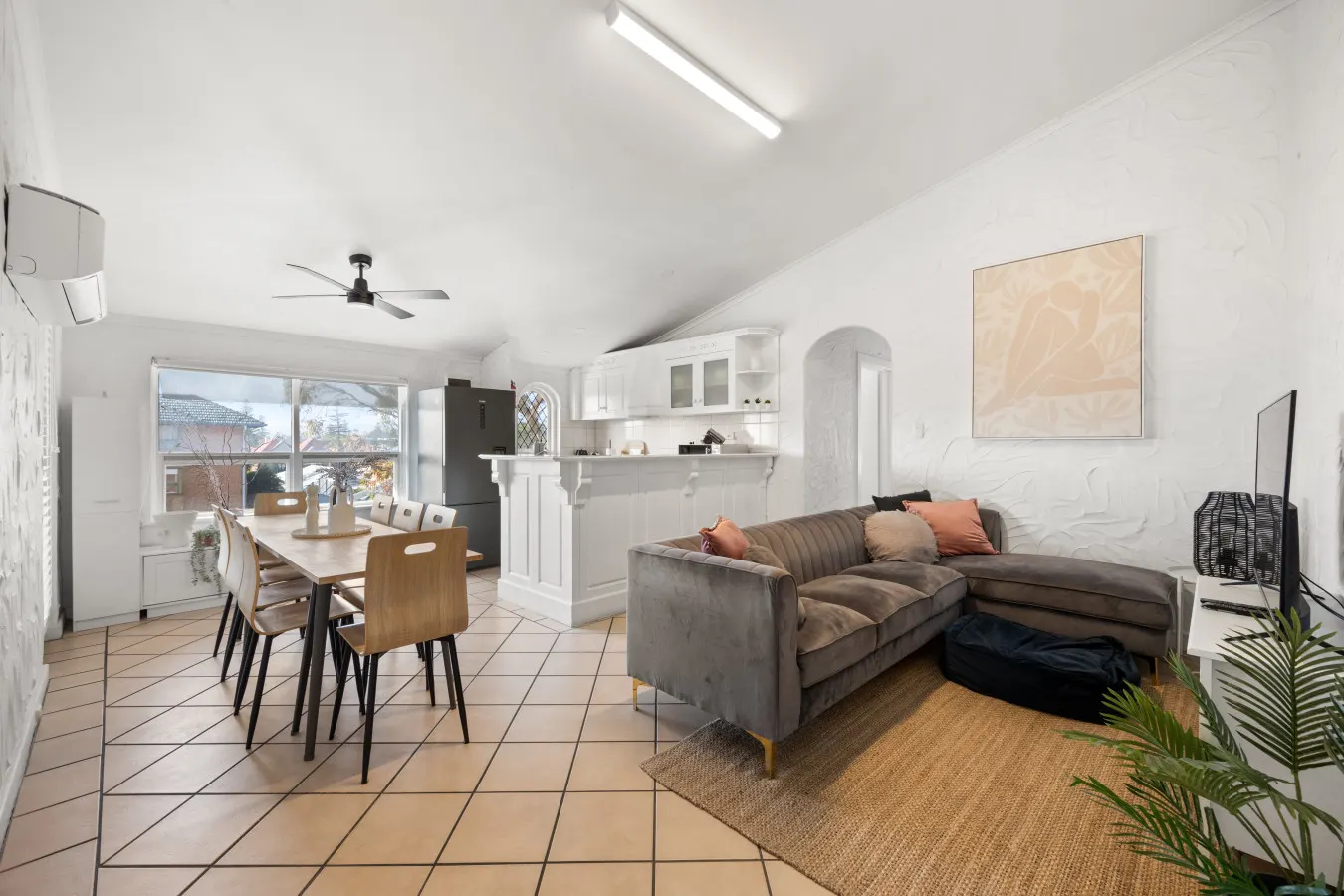 Ivy's at Glenelg Central—A Cosy Family Stay