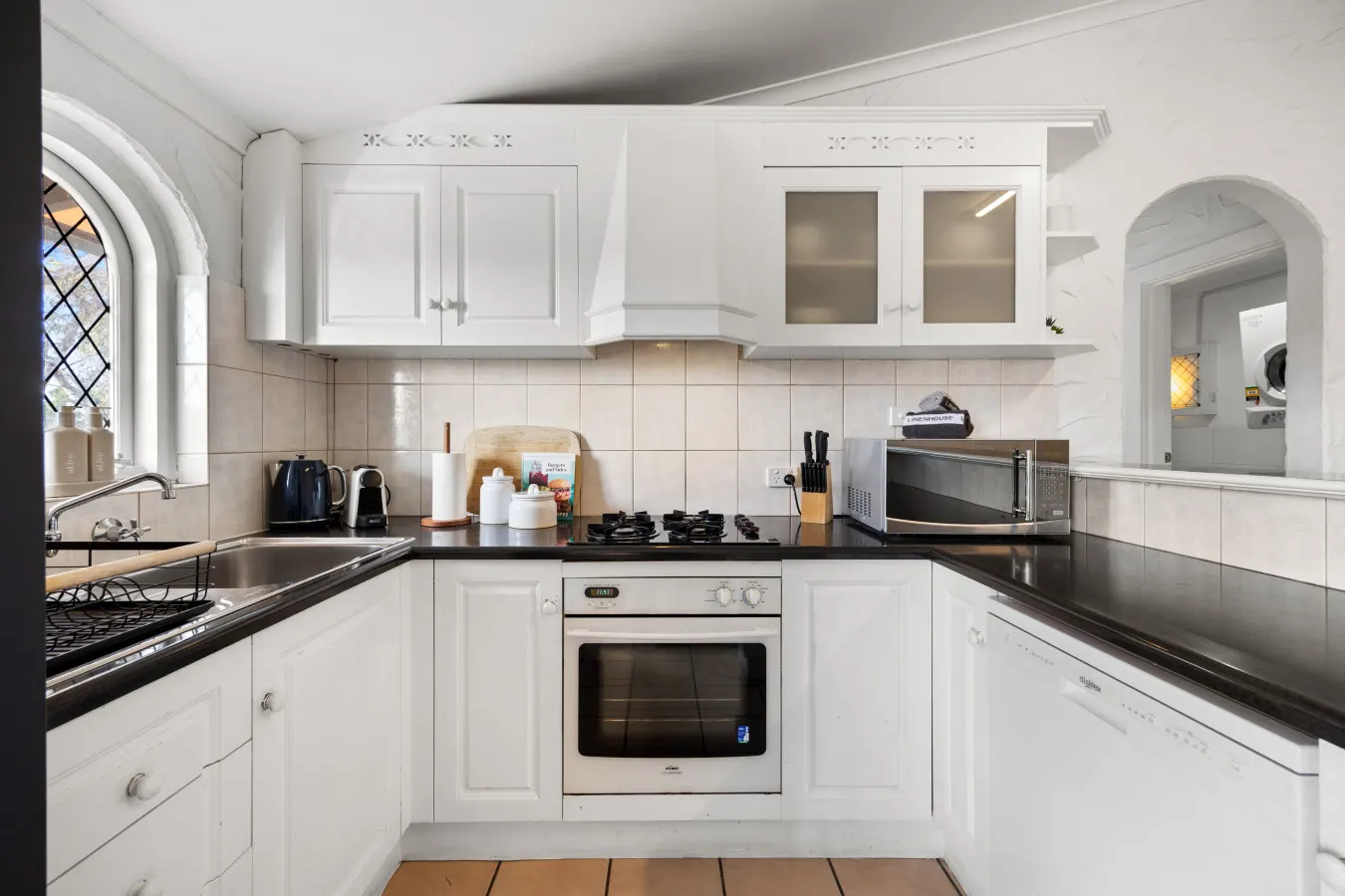 Ivy's at Glenelg Central—A Cosy Family Stay 12