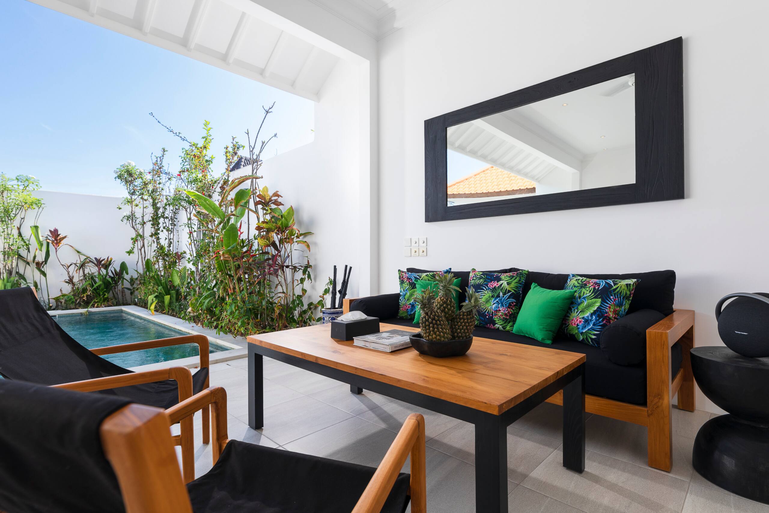 Gorgeous 2 Bed Pool Villa, Walk to Seminyak Beach 9