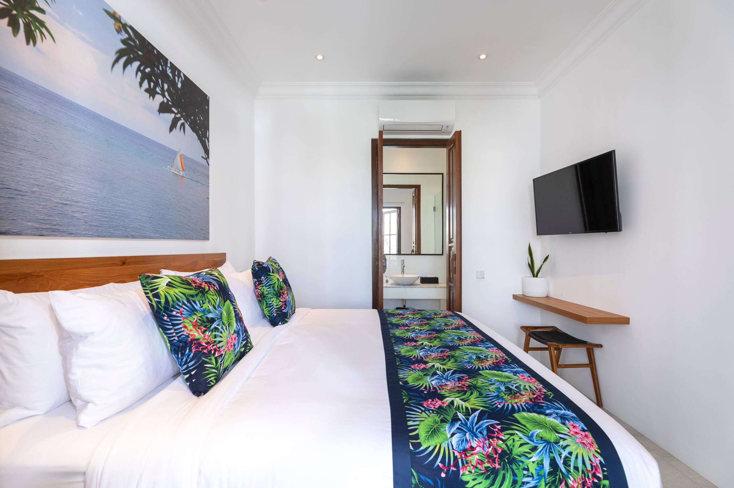 Gorgeous 2 Bed Pool Villa, Walk to Seminyak Beach 24