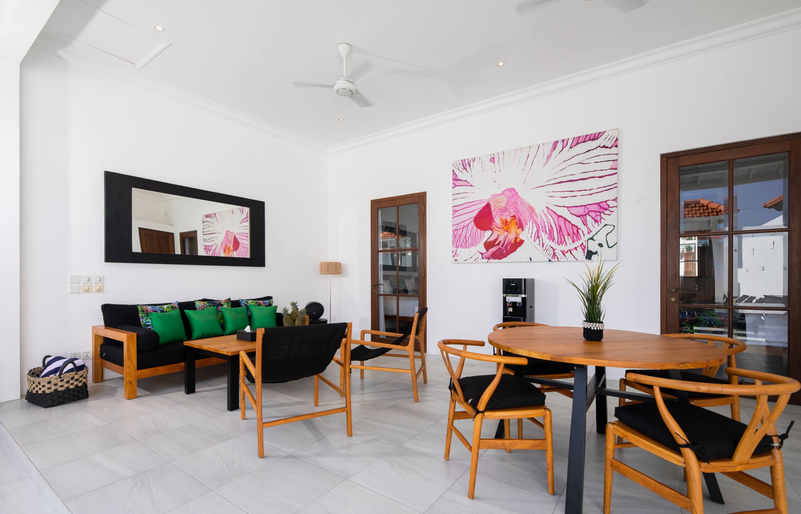 Gorgeous 2 Bed Pool Villa, Walk to Seminyak Beach — photo 2