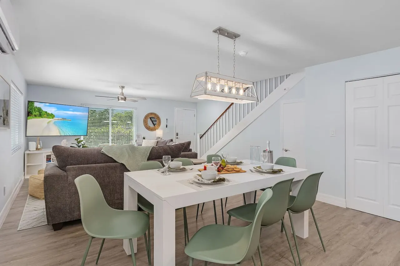 Blue Heaven*Pool duplex perfect for 2 families! 10