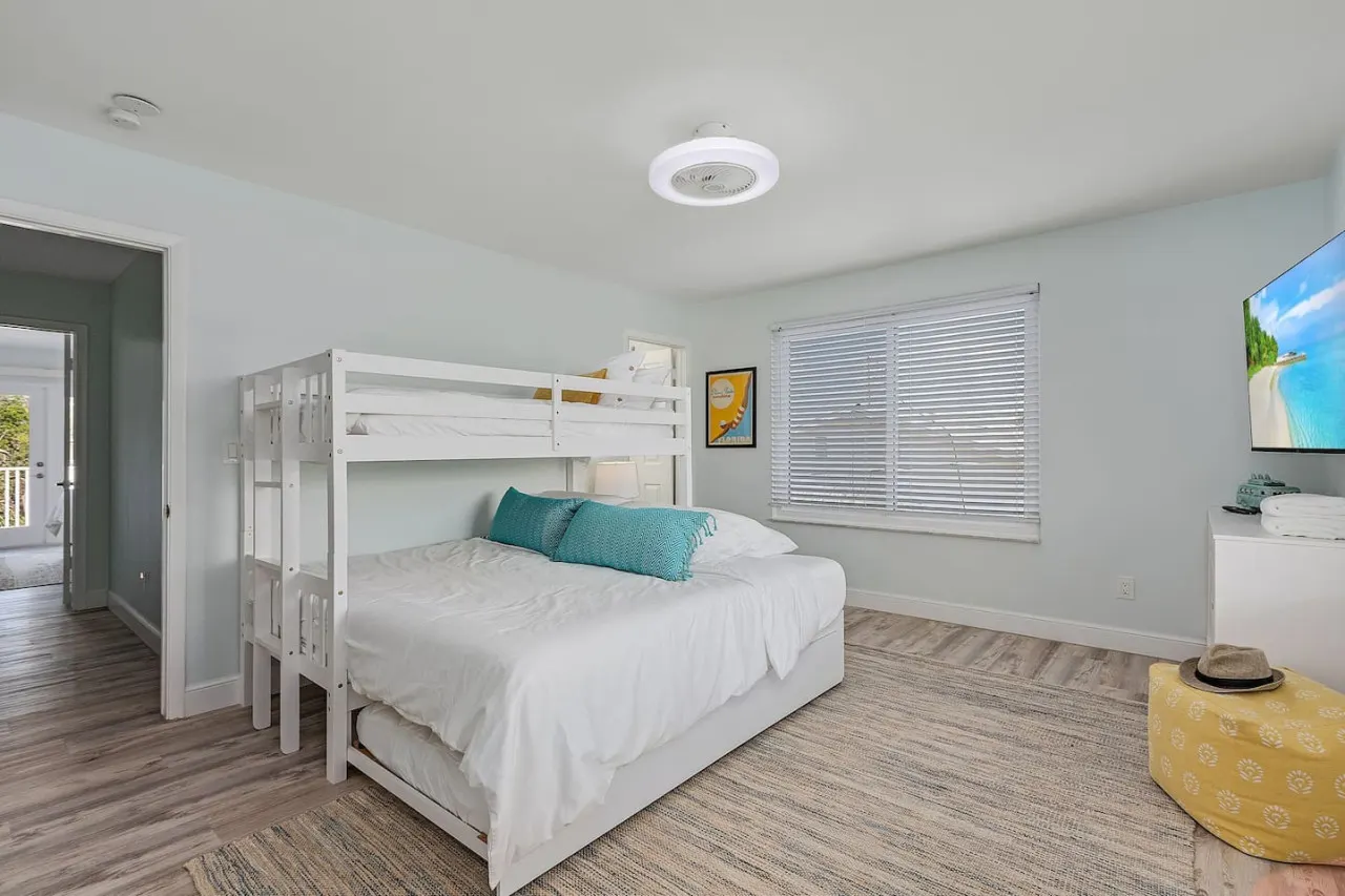 Blue Heaven*Pool duplex perfect for 2 families! 15
