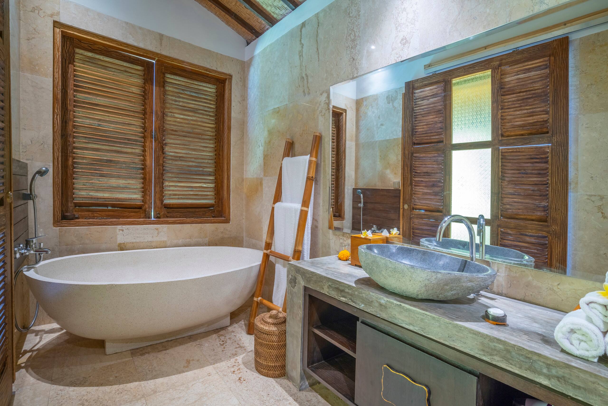 Menzel Ubud One Bedroom Ethnic Villa With Balcony 18